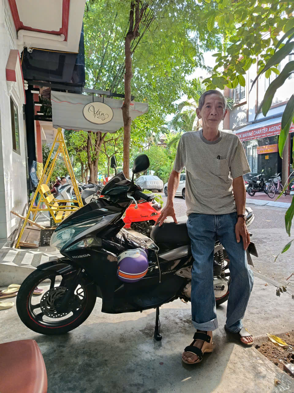 Hạnh ph&uacute;c của người đ&agrave;n &ocirc;ng ngh&egrave;o cầu cứu Thanh Ni&ecirc;n cứu ch&acirc;n khỏi cắt bỏ - Ảnh 2.