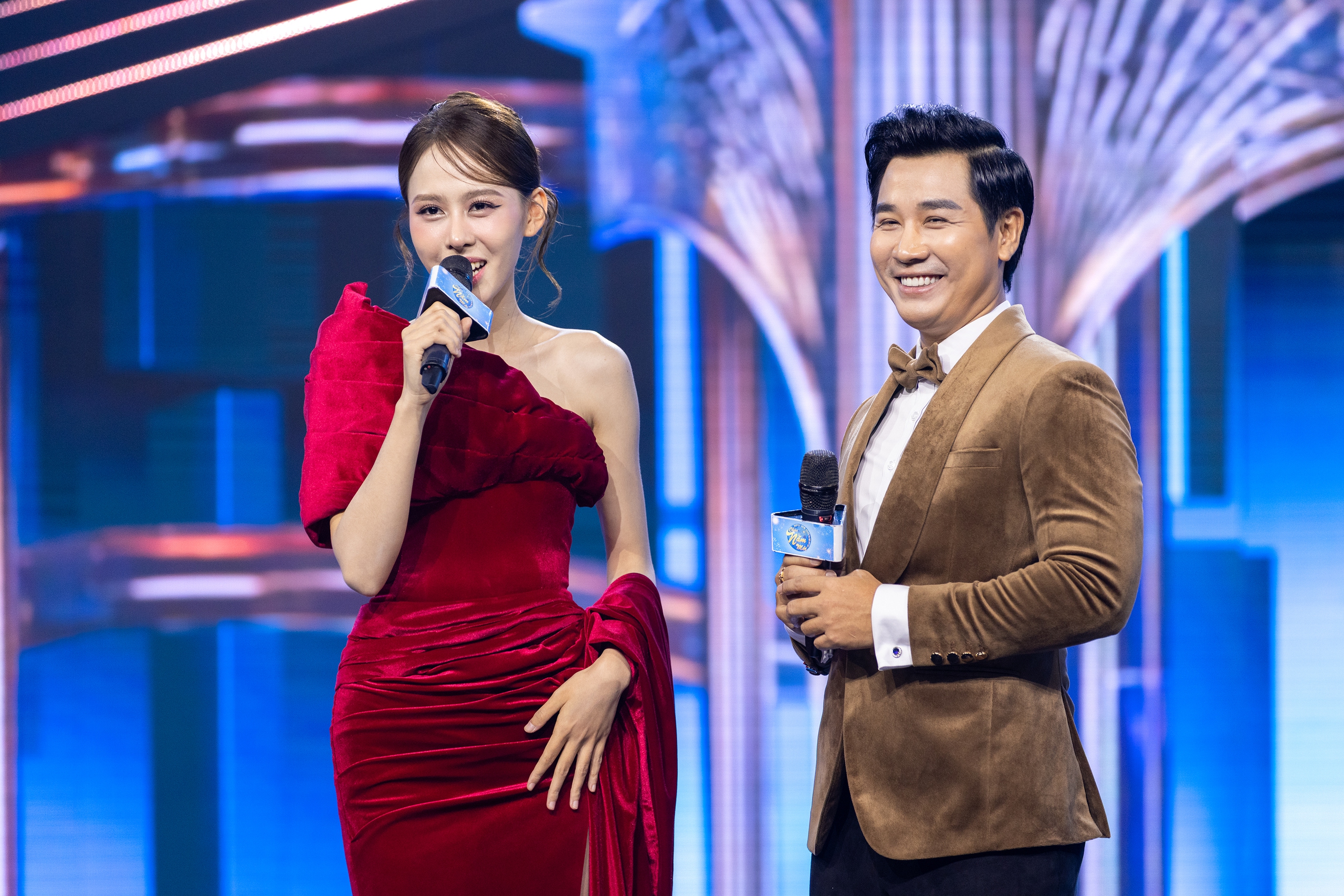 Cẩm Ly, Thanh Ngọc quyến rũ tr&igrave;nh diễn c&ugrave;ng d&agrave;n hoa hậu - Ảnh 10.