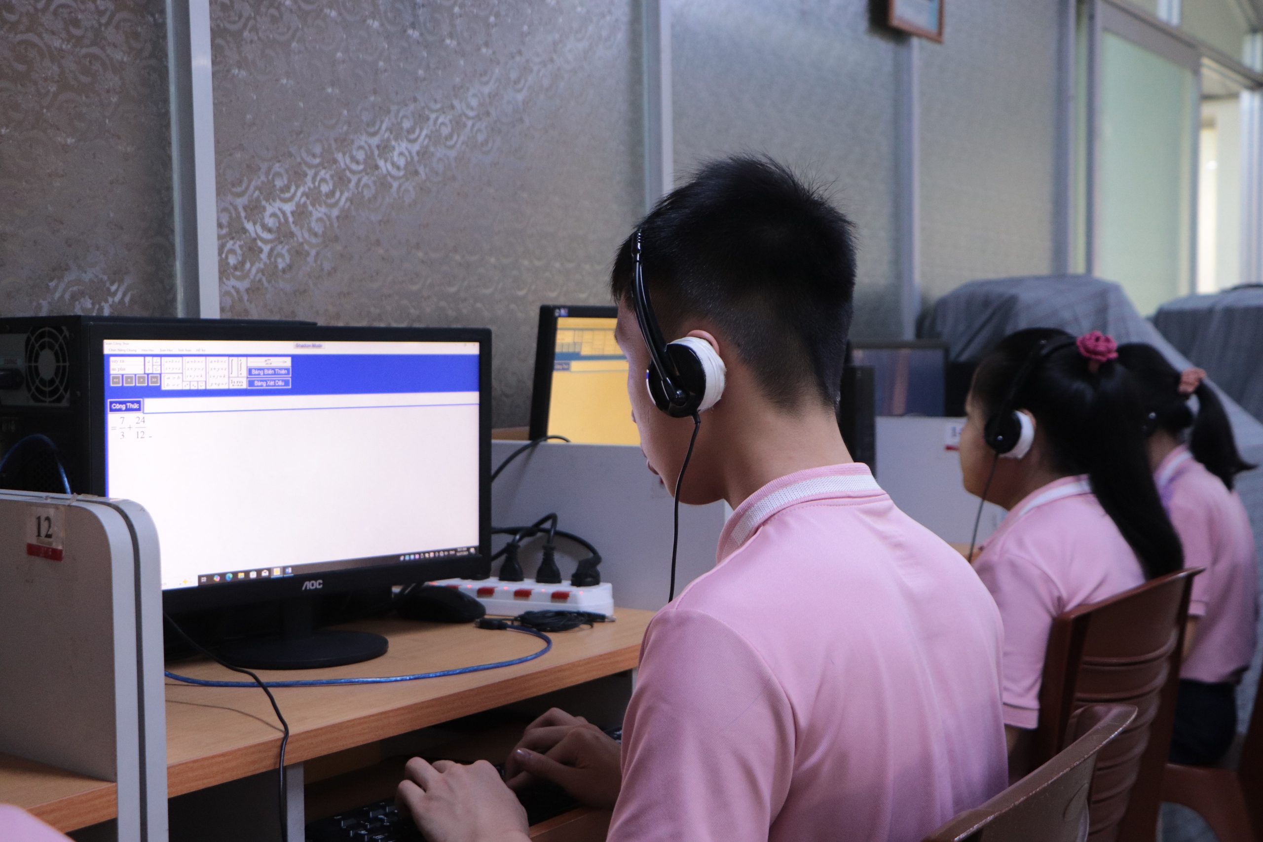 Thầy c&ocirc; viết phần mềm cho học sinh khiếm thị: &lsquo;Mong việc học thuận tiện hơn&rsquo;- Ảnh 2.