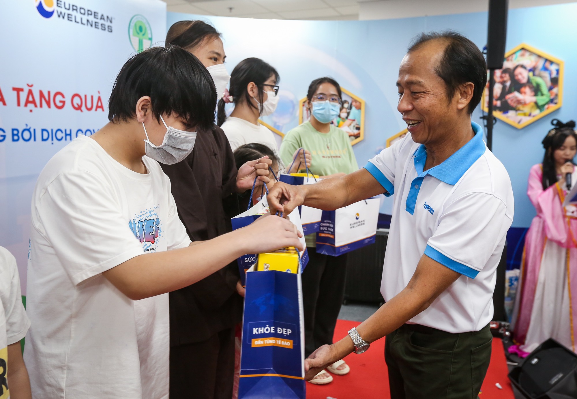 Cùng con đi tiếp cuộc đời: Hành trình yêu thương và hy vọng cho trẻ mồ côi - Ảnh 8. Cùng con đi tiếp cuộc đời: Hành trình yêu thương và hy vọng cho trẻ mồ côi - Ảnh 8.