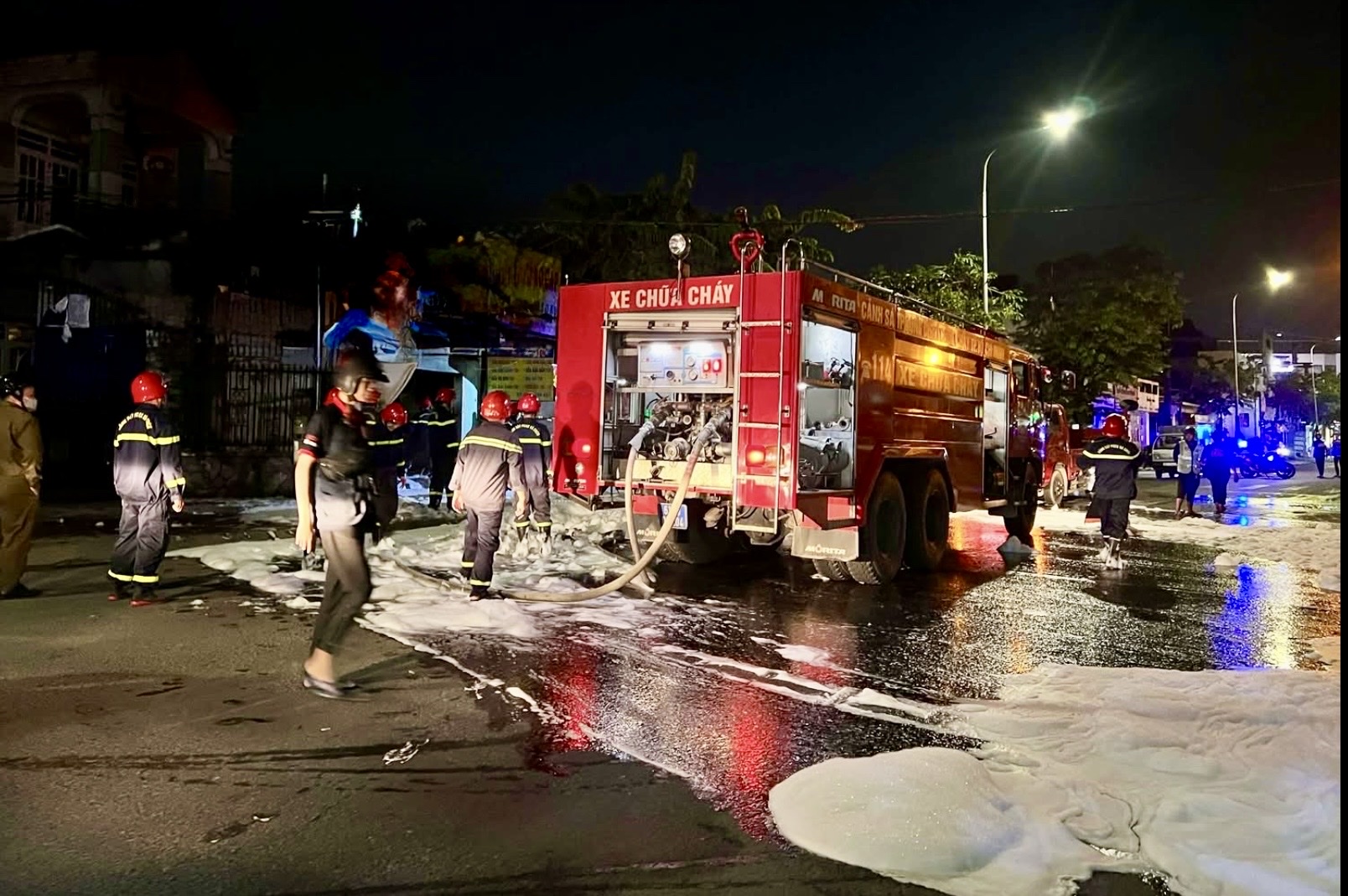 TP.HCM: Cháy ki ốt ở phường Đông Hòa, 1 người tử vong- Ảnh 2.