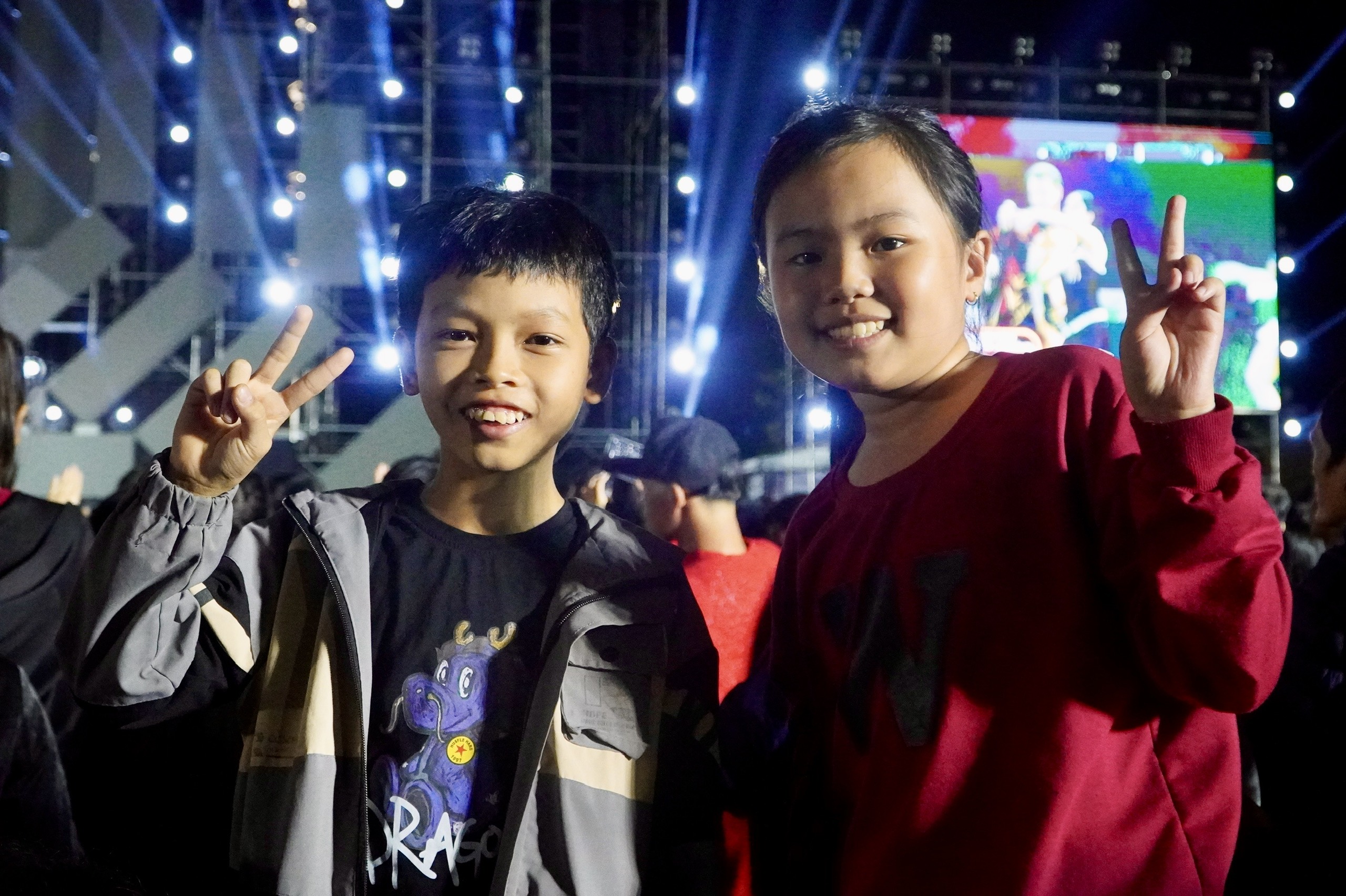 Quy Nhơn rộn ràng đêm countdown chào năm mới 2026- Ảnh 8. Quy Nhơn rộn ràng đêm countdown chào năm mới 2026- Ảnh 8.