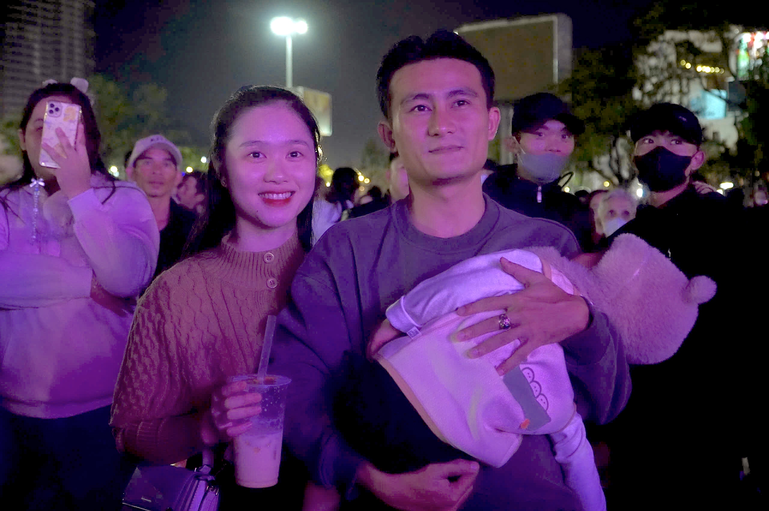 Quy Nhơn rộn ràng đêm countdown chào năm mới 2026- Ảnh 5. Quy Nhơn rộn ràng đêm countdown chào năm mới 2026- Ảnh 5.