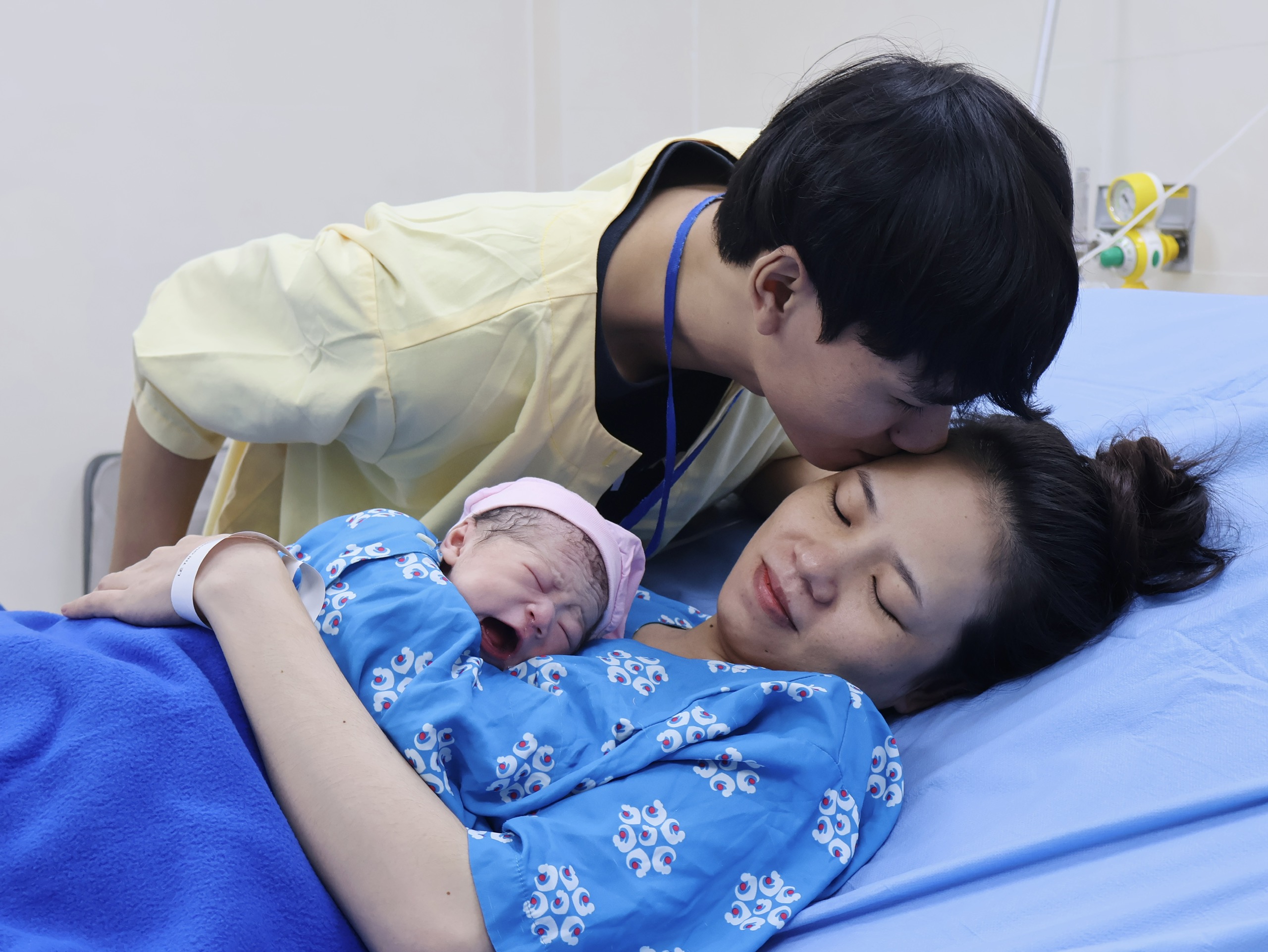 Những em bé ‘0 giờ’ chào đón năm mới 2026, mong thành nhân tài- Ảnh 2. Những em bé ‘0 giờ’ chào đón năm mới 2026, mong thành nhân tài- Ảnh 2.