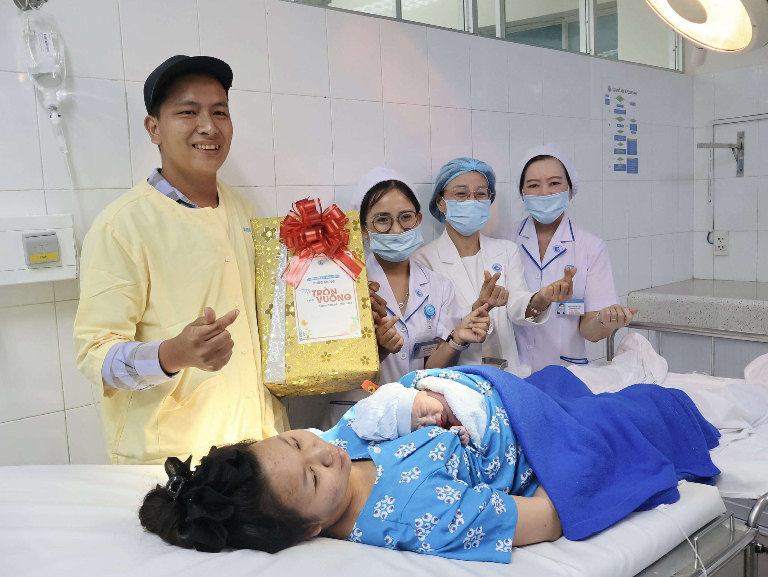 Những em bé ‘0 giờ’ chào đón năm mới 2026, mong thành nhân tài- Ảnh 10. Những em bé ‘0 giờ’ chào đón năm mới 2026, mong thành nhân tài- Ảnh 10.