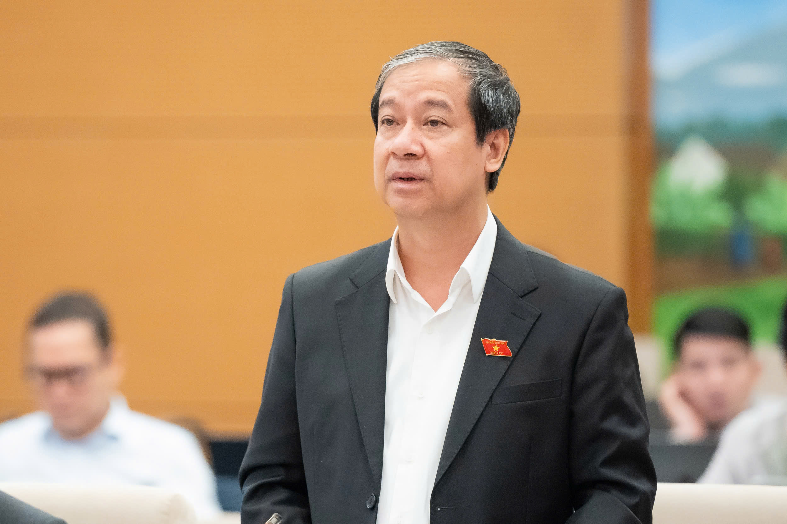 Thống nhất 1 bộ sách giáo khoa, Nhà nước biên soạn hay xã hội hóa?- Ảnh 1.