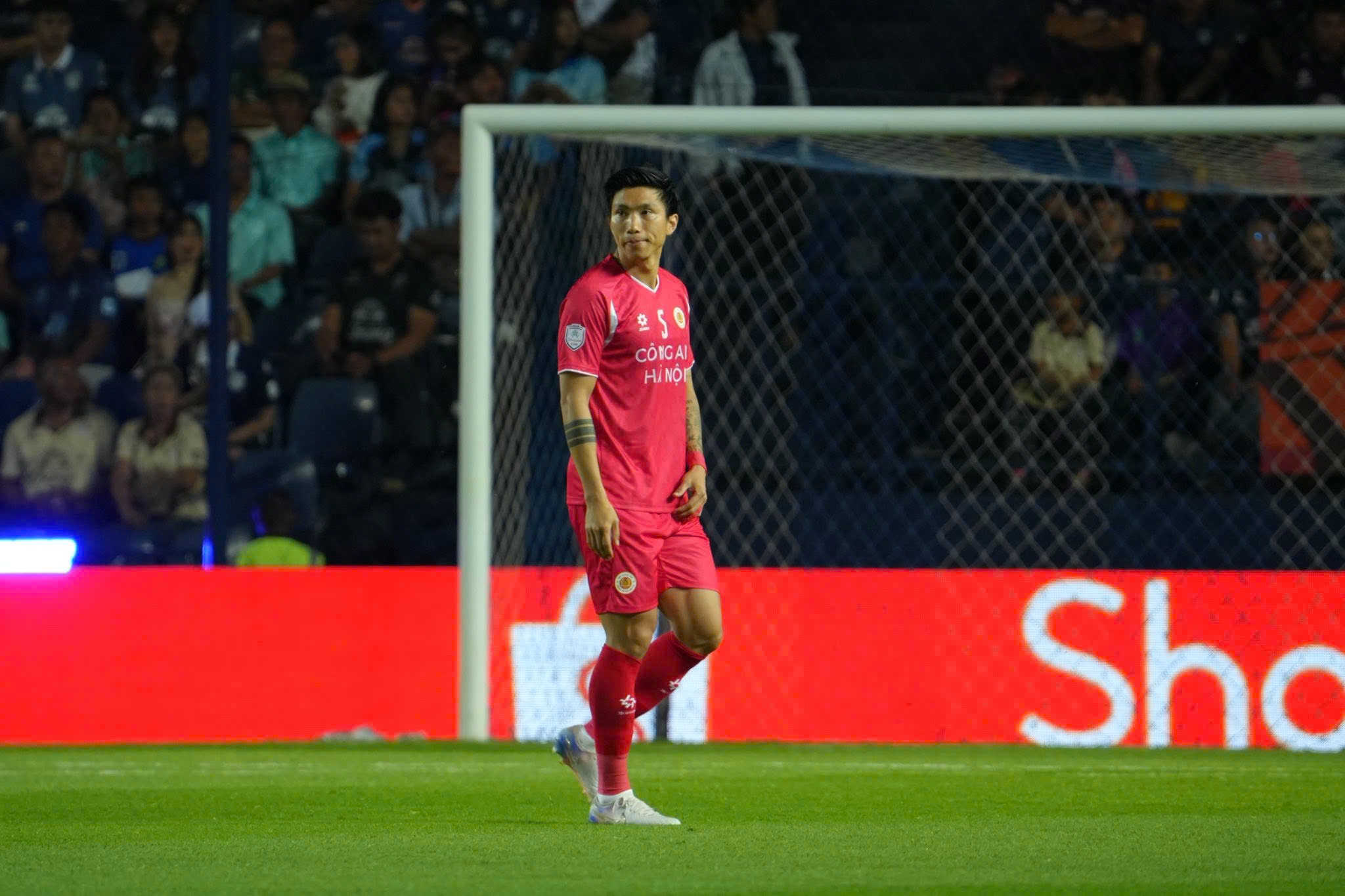 ‘Cơn lốc đường biên’ Đoàn Văn Hậu trở lại, báo Indonesia và HLV Polking ca ngợi hết lời- Ảnh 1.