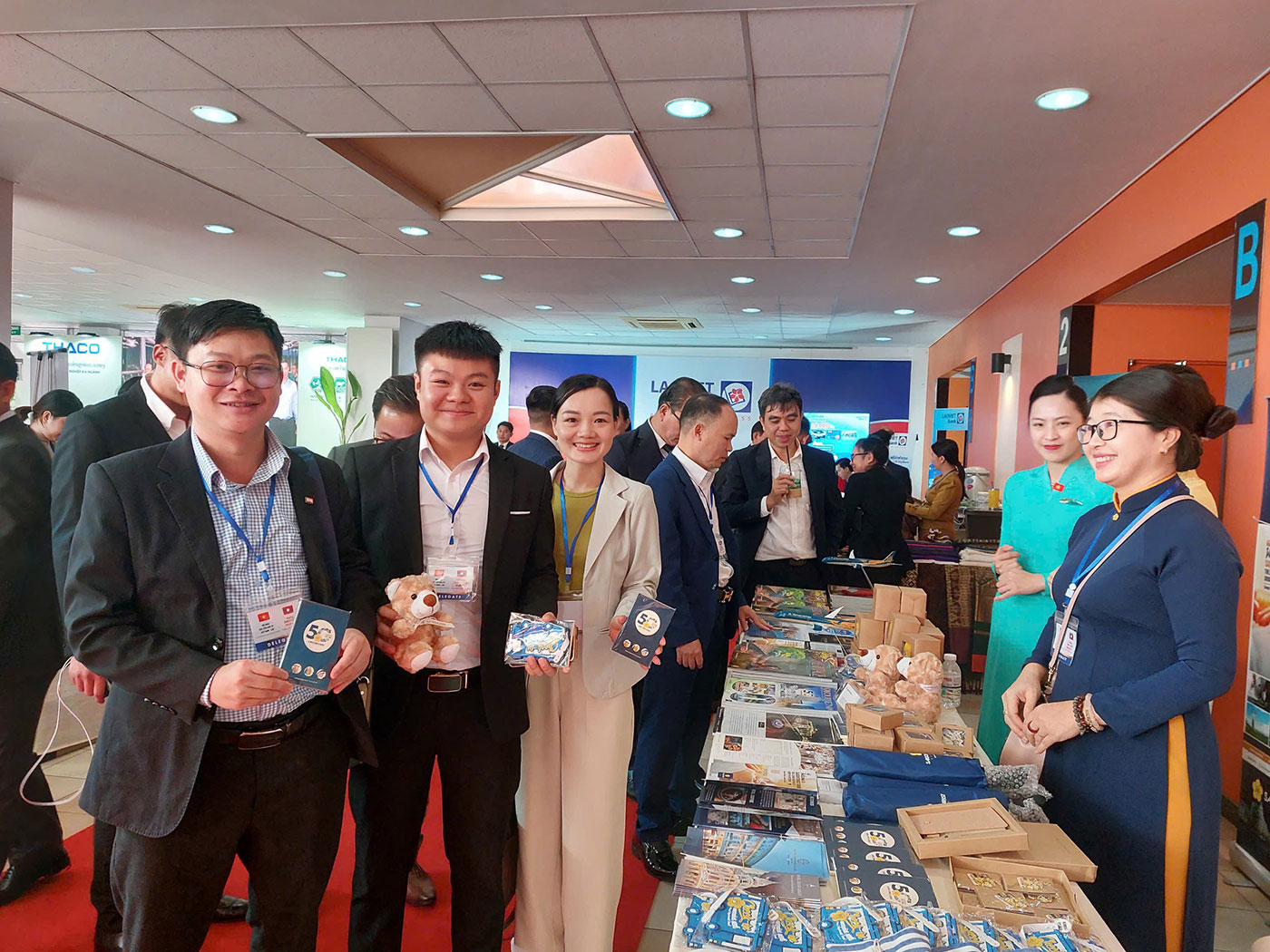 Hội nghị xúc tiến đầu tư Việt Nam-Lào 2025, Saigontourist Group đẩy mạnh hợp tác chiến lược  - Ảnh 4.