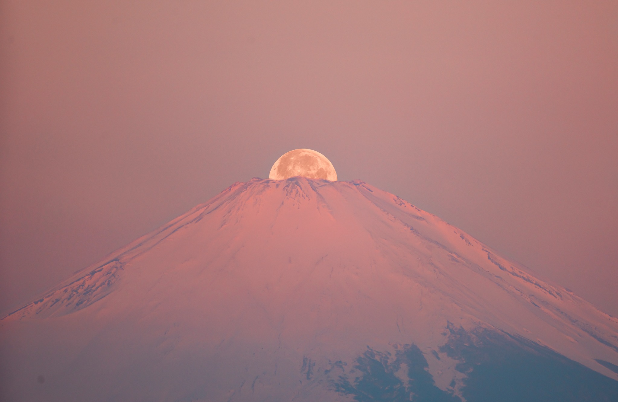 Siêu trăng cuối cùng 2025 sắp xuất hiện: Có ảnh hưởng gì tới con người? - Ảnh 2.