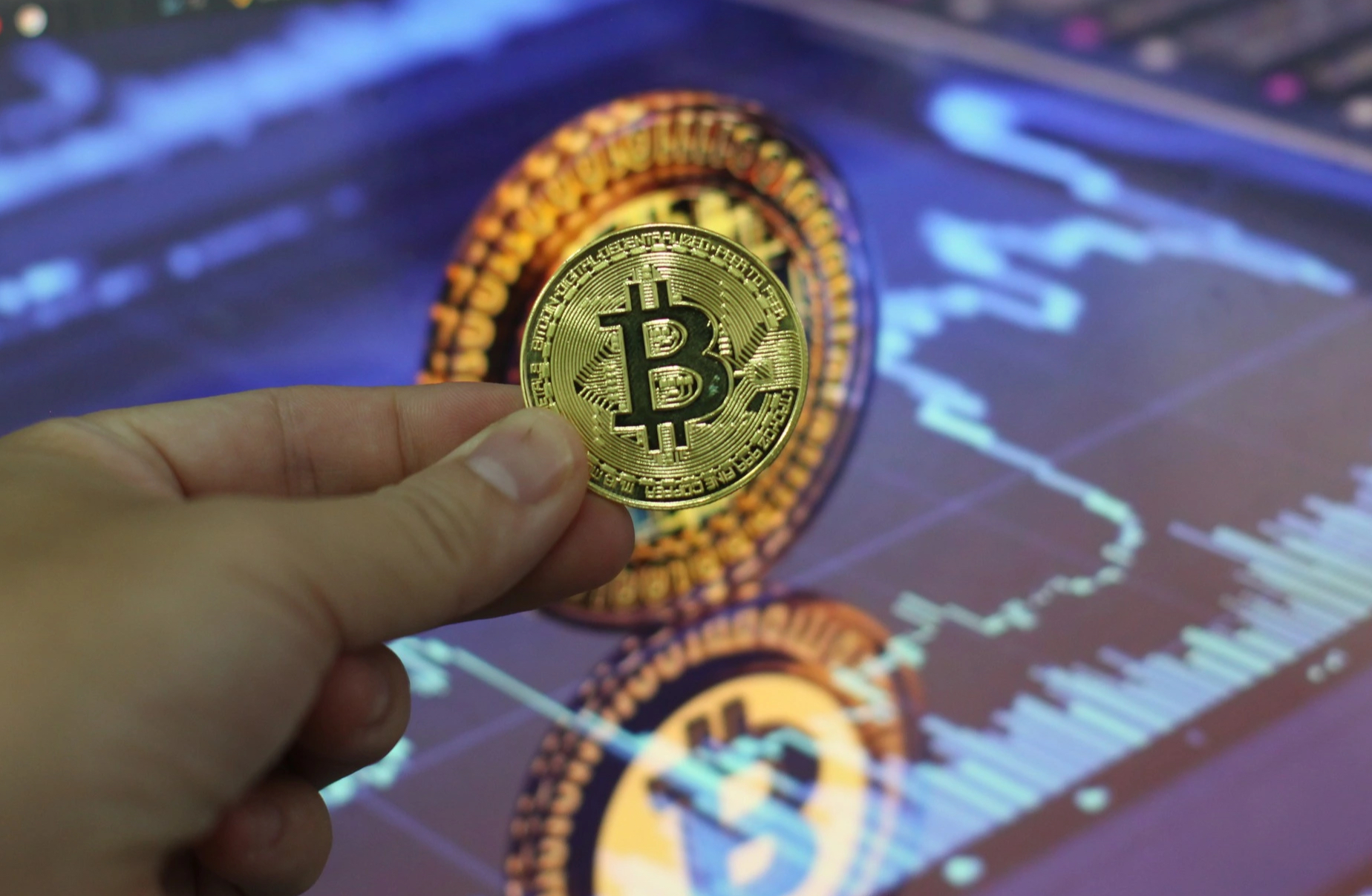 Giá Bitcoin hôm nay 4.12.2025: BTC tăng mạnh nhưng Strategy ngừng mua thêm  - Ảnh 1.