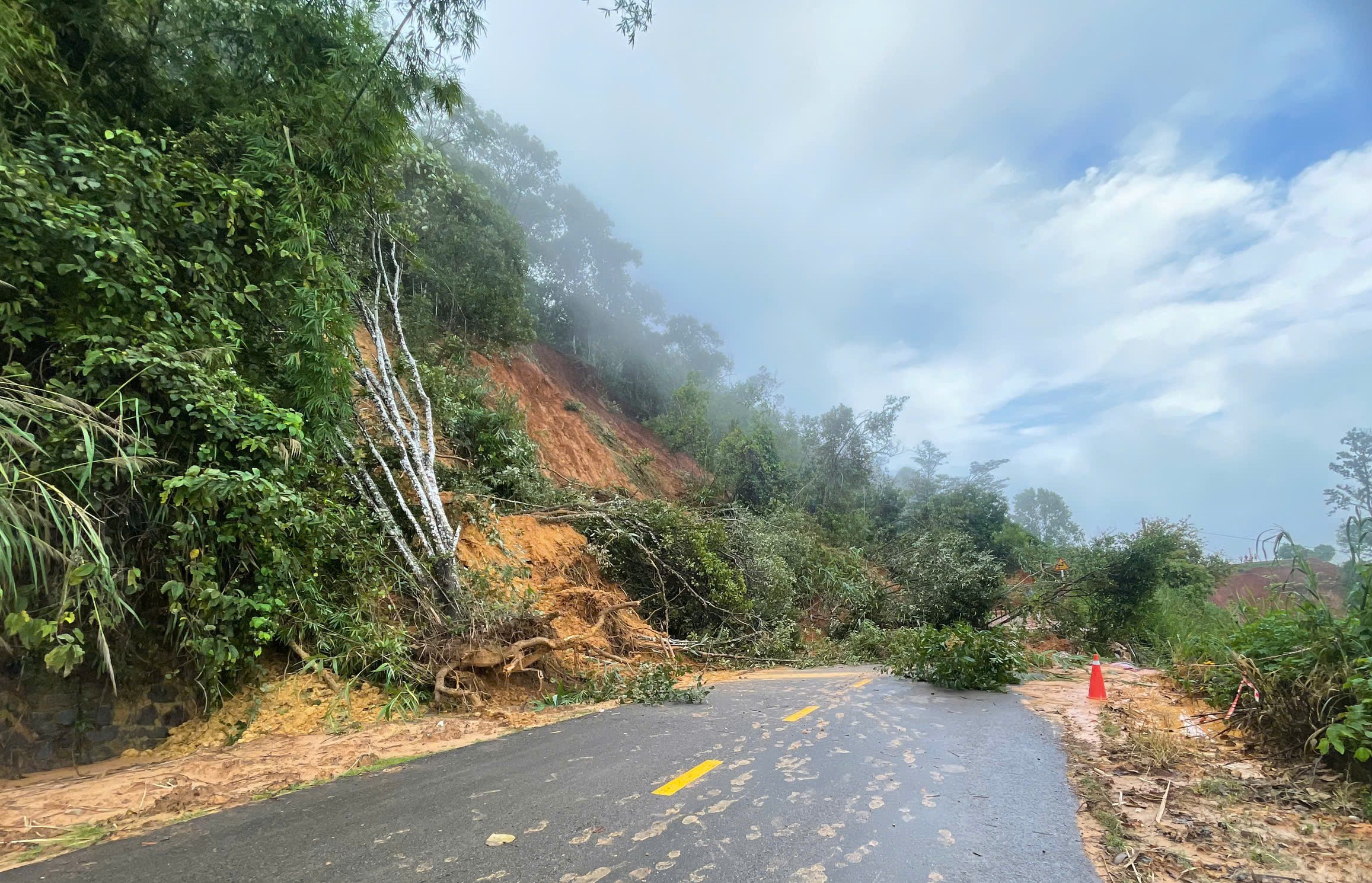 Cố gắng thông đèo Mimosa và đèo Gia Bắc trong ngày 4.12- Ảnh 5.