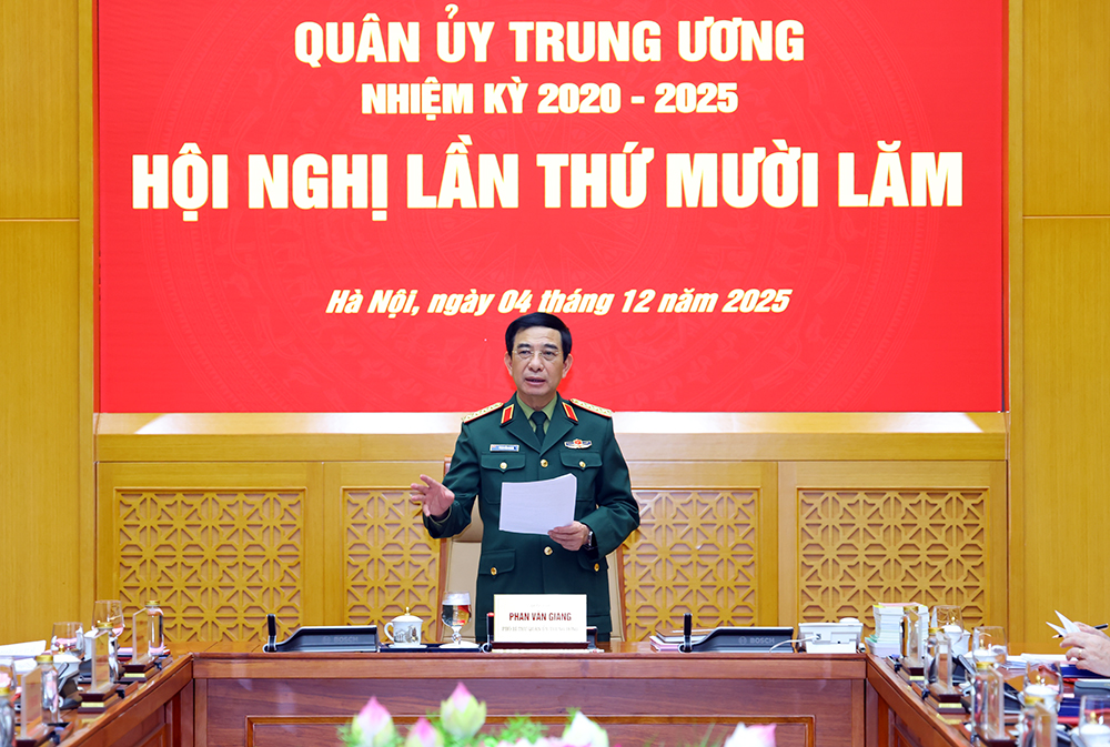 General Phan Van Giang: Ensuring weapons to meet military modernization - Photo 2. Đại tướng Phan Văn Giang: Bảo đảm vũ khí đáp ứng hiện đại hóa quân đội- Ảnh 2.