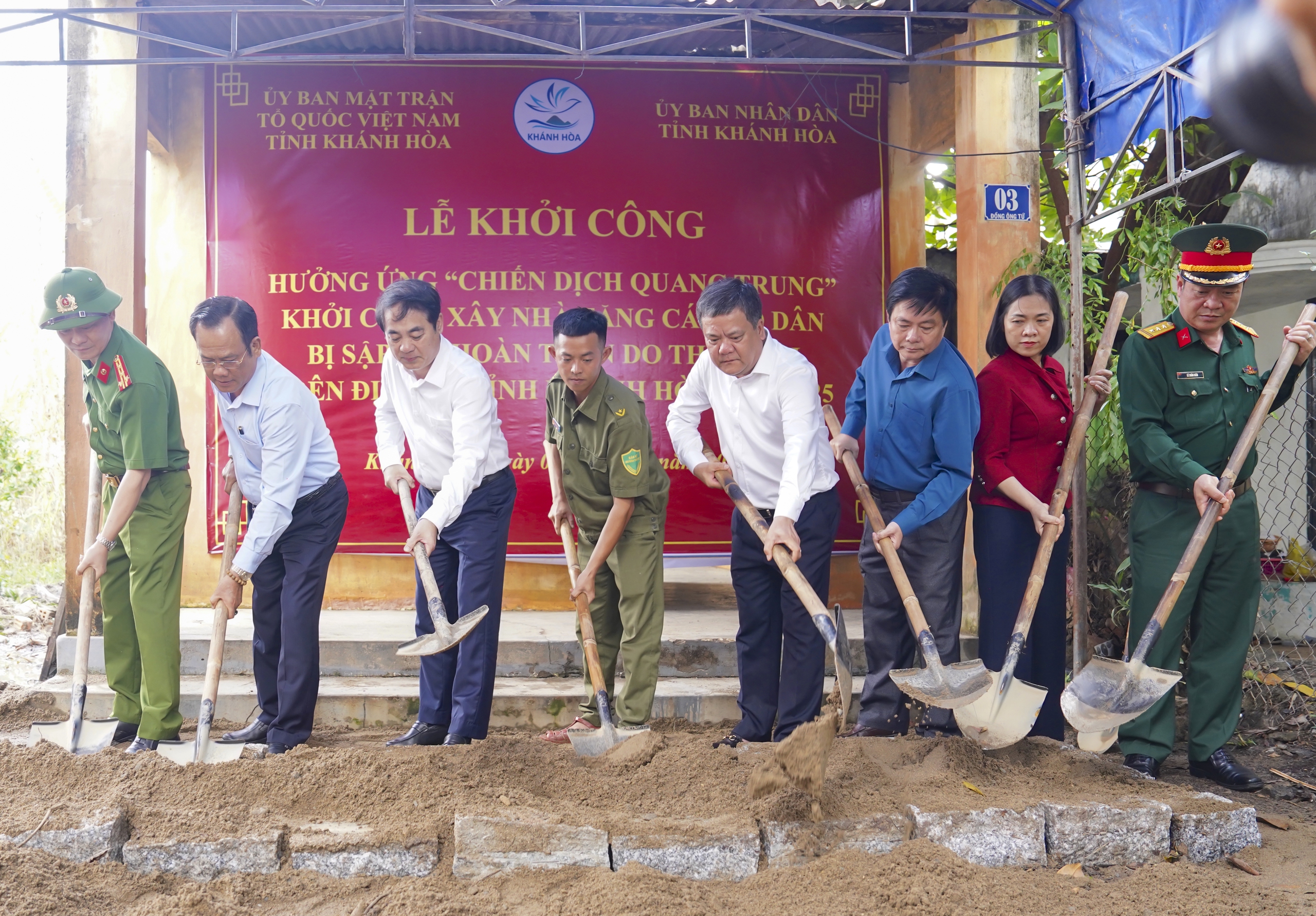 Khởi công xây dựng nhà cho hộ dân bị sập do thiên tai tại Khánh Hòa - Ảnh 1.