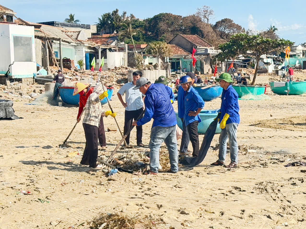 Nhiều công trình an sinh xã hội tạo sinh kế cho người dân- Ảnh 1. Nhiều công trình an sinh xã hội tạo sinh kế cho người dân- Ảnh 1.