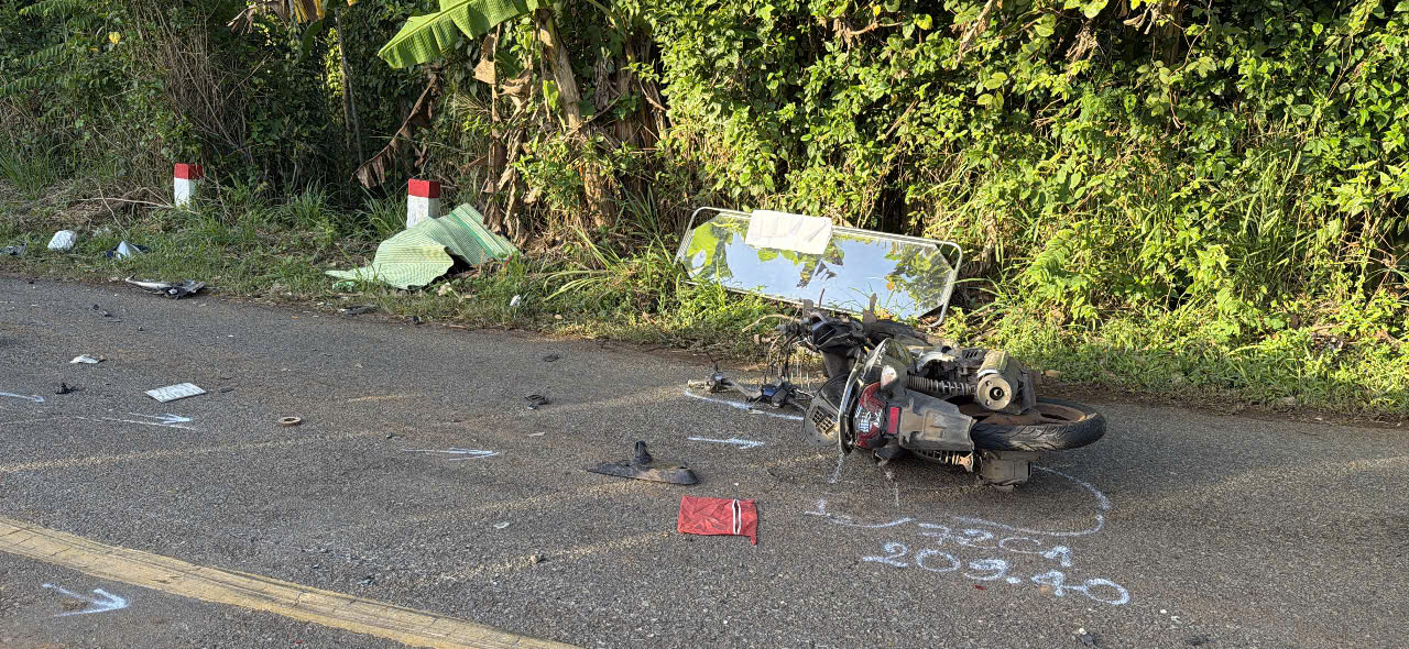 Va chạm liên hoàn giữa 2 ô tô và xe máy, 1 người tử vong tại chỗ- Ảnh 2.