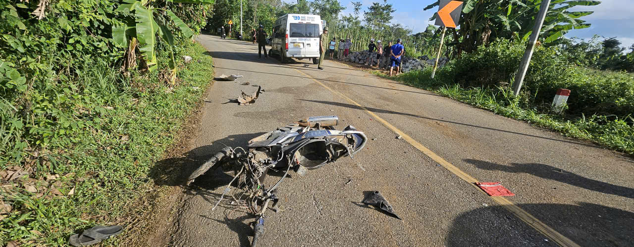 Va chạm liên hoàn giữa 2 ô tô và xe máy, 1 người tử vong tại chỗ- Ảnh 1.