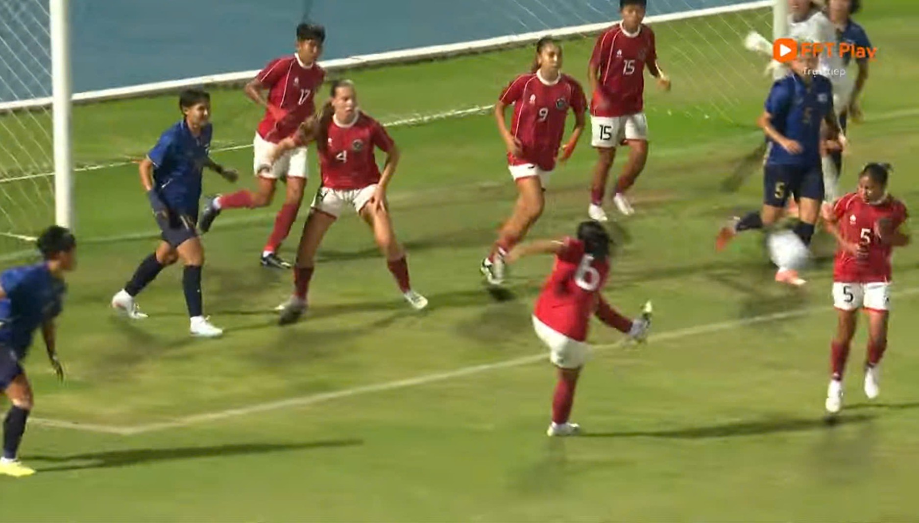 Indonesia phản lưới nhà khó tin rồi vỡ trận, đội tuyển nữ Thái Lan thắng cực đậm 8-0- Ảnh 2. Indonesia phản lưới nhà khó tin rồi vỡ trận, đội tuyển nữ Thái Lan thắng cực đậm 8-0- Ảnh 2.