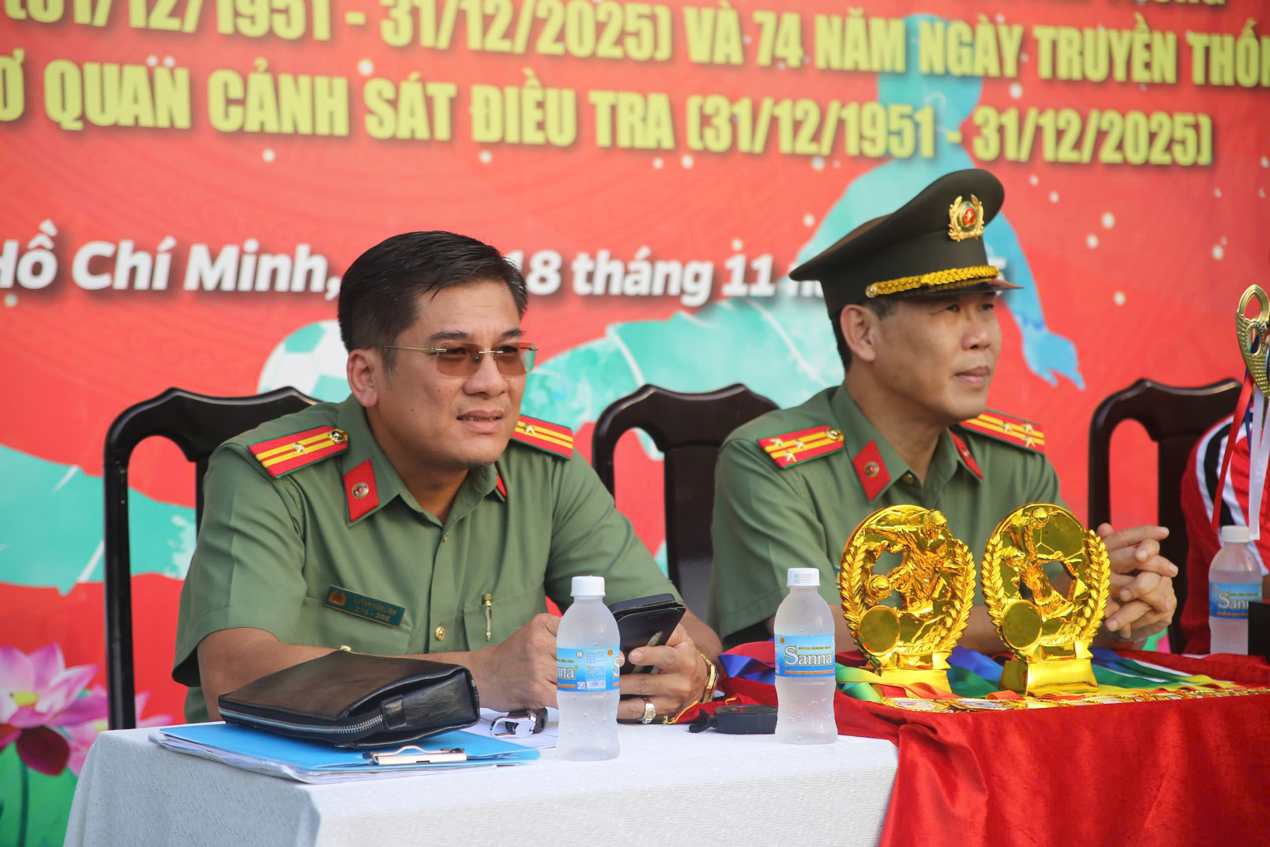 Bế mạc Giải vô địch bóng đá lực lượng Công an TP.HCM năm 2025 - Ảnh 1.