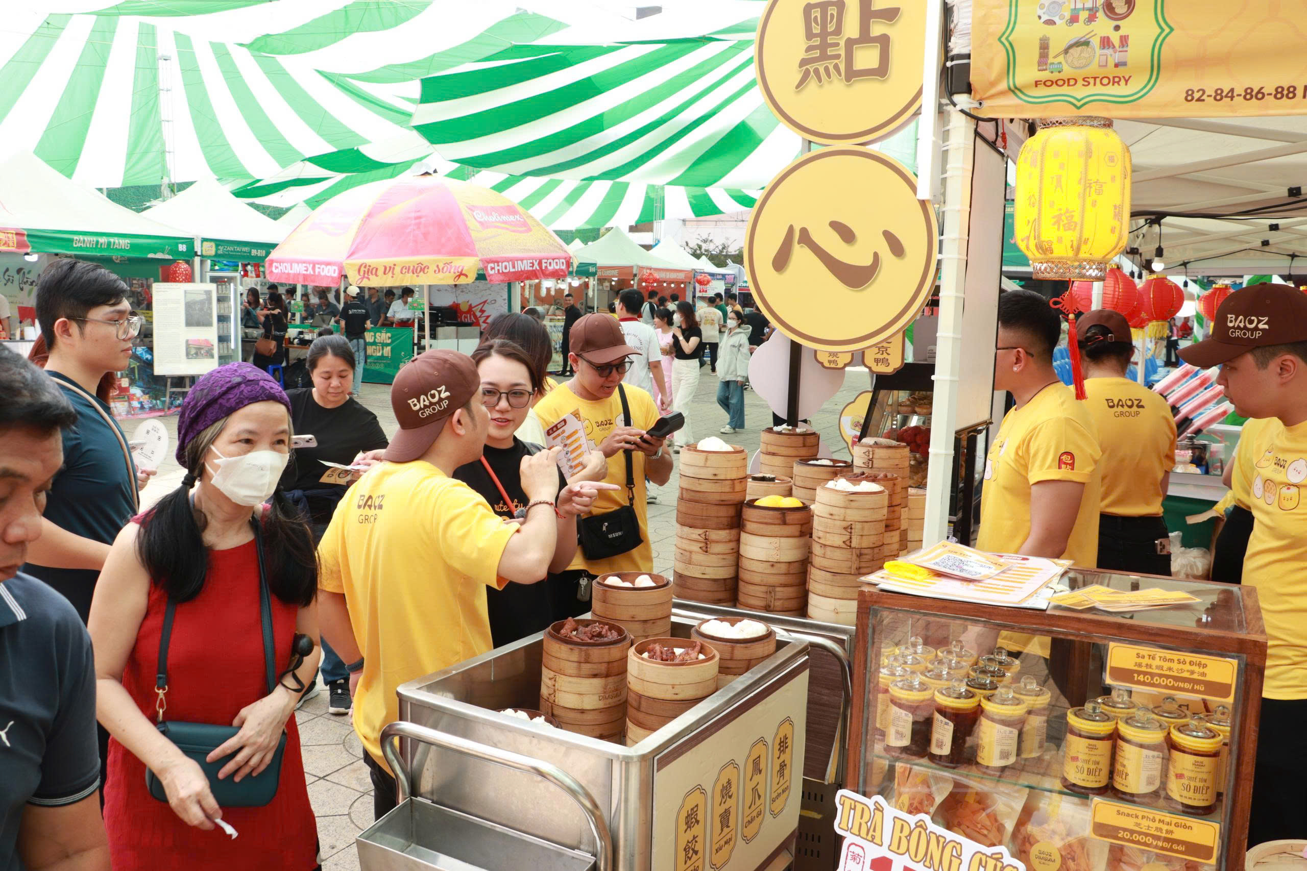 Lễ hội ẩm thực Chợ Lớn: Tấp nập khách đến thưởng thức trăm món ngon - Ảnh 3.