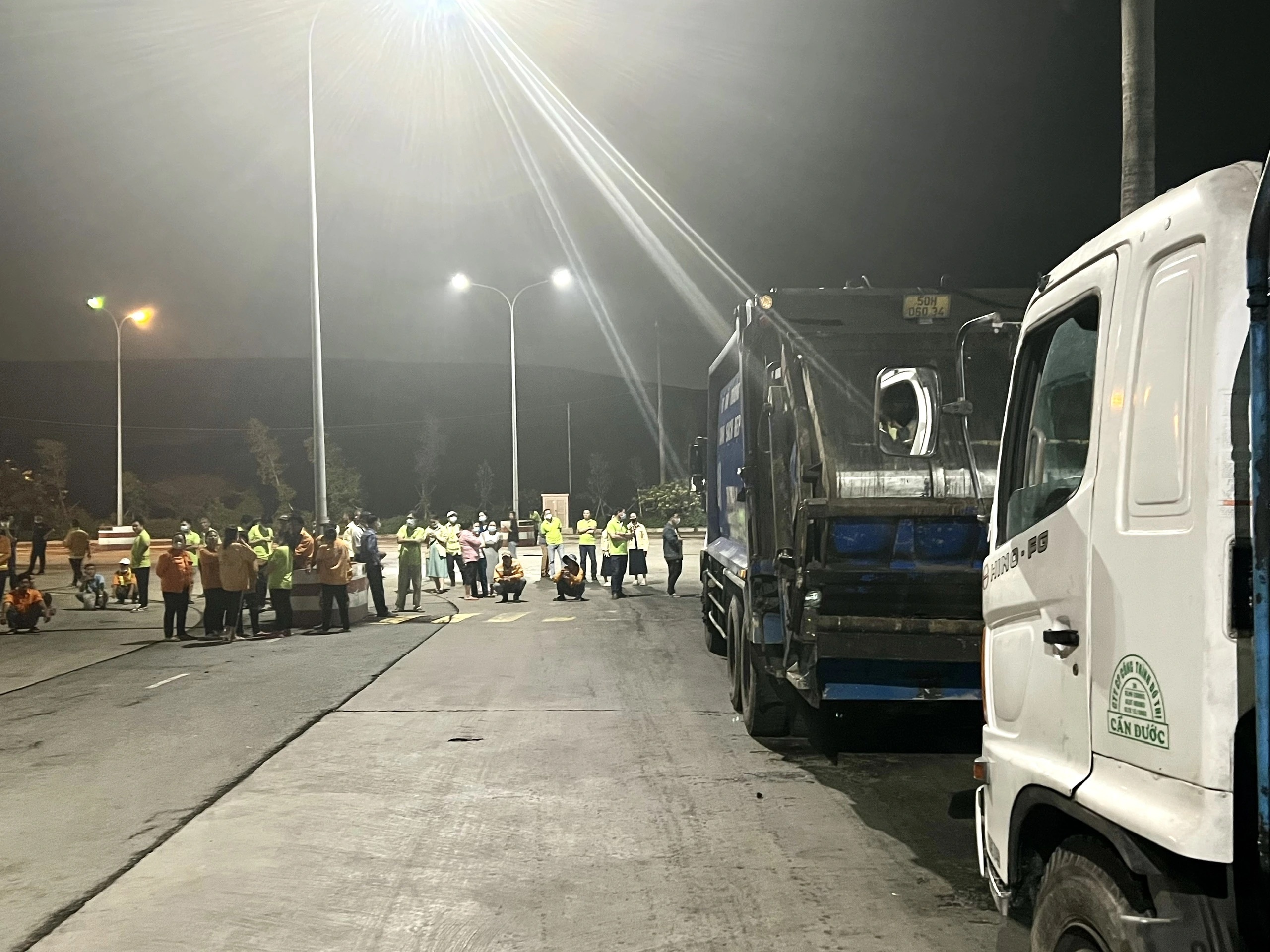 TP.HCM: Bãi rác Đa Phước chỉ nhận ban đêm, 4.550 tấn/ngày có nguy cơ ùn ứ? - Ảnh 2.