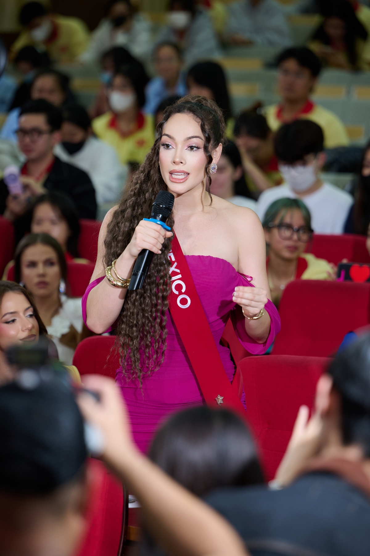 Miss Charm 2025 'khuấy đảo' sinh viên Trường ĐH Nam Cần Thơ - Ảnh 4.