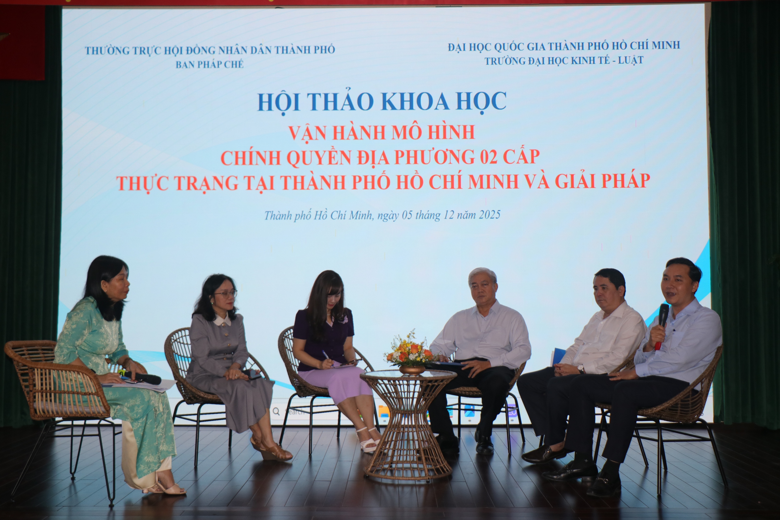 TP.HCM thiếu cán bộ sau sắp xếp, 'thừa vẫn thừa, thiếu vẫn thiếu' - Ảnh 2.