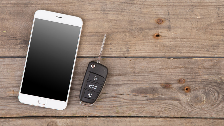 Mẹo giúp biến điện thoại Android thành chìa khóa xe hơi - Ảnh 1.