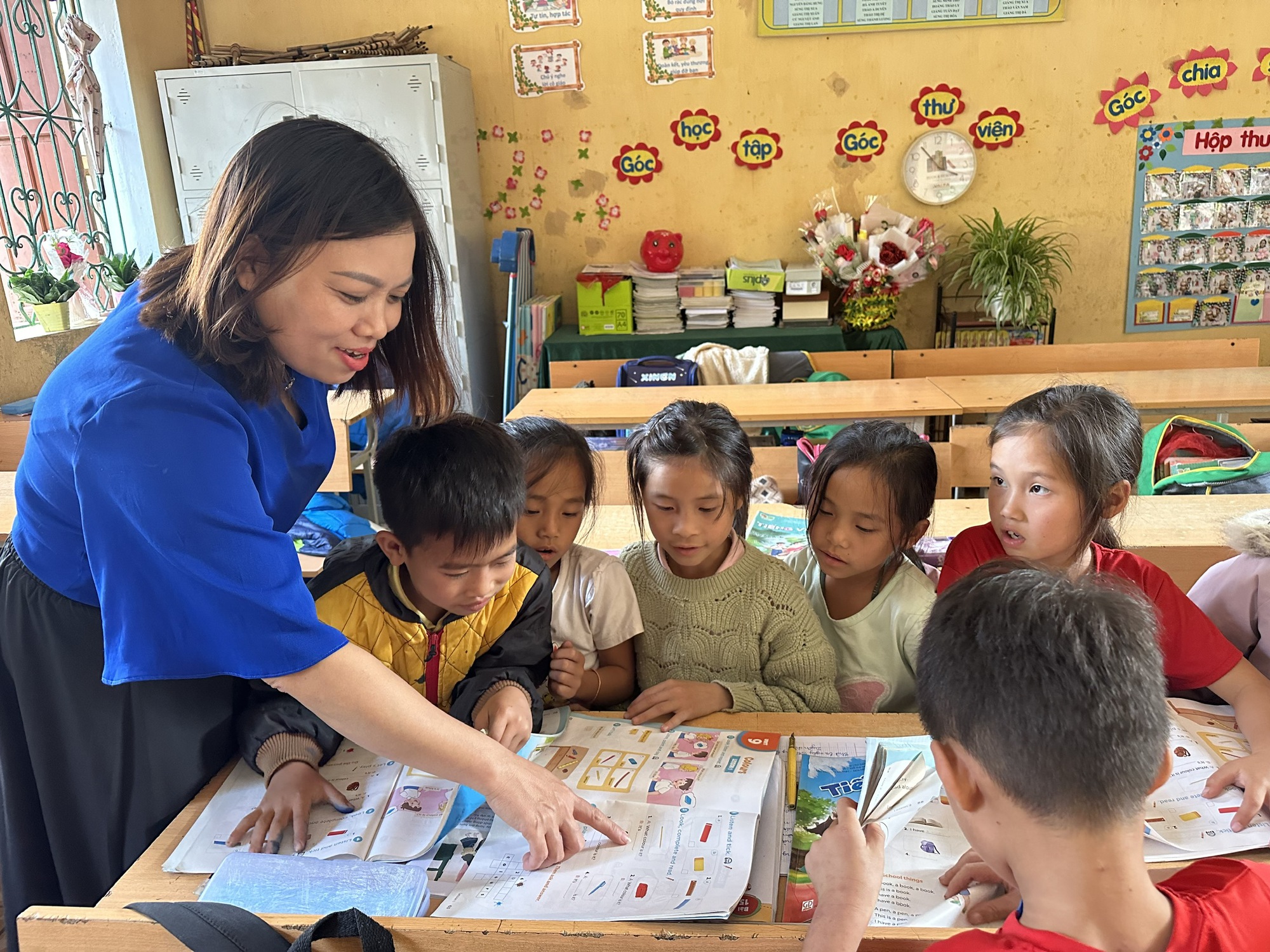 - Foto 1. - Ảnh 1.