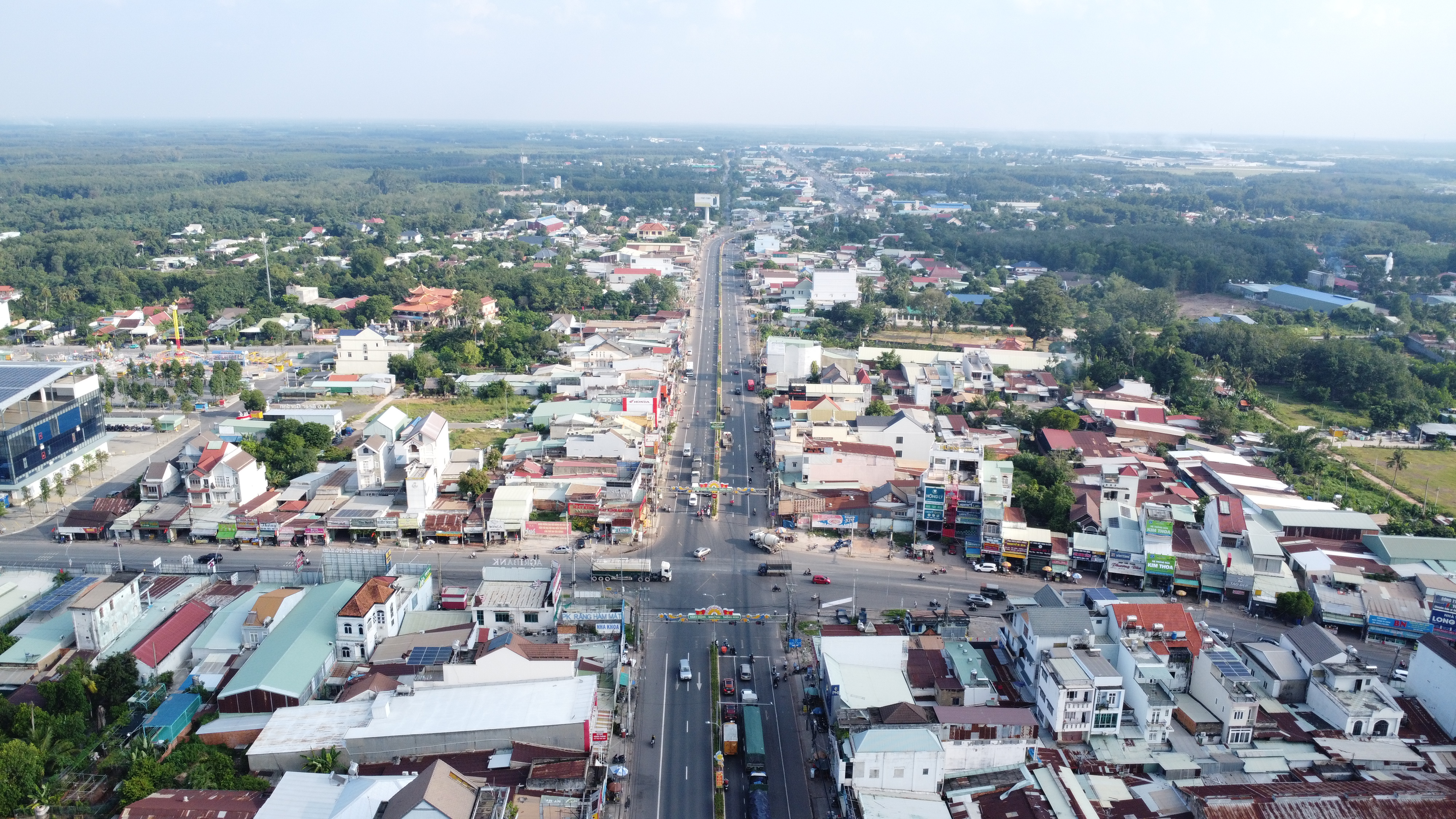 Đồng Nai: Truy tìm 'thủ phạm' gây mùi hôi thối tấn công khu dân cư - Ảnh 1.