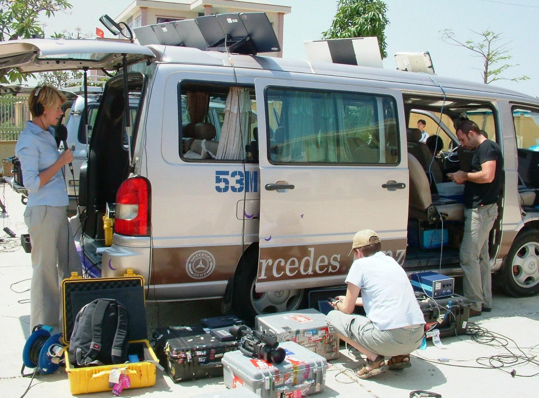 Ra ngõ gặp những gã khổng lồ- Ảnh 3.