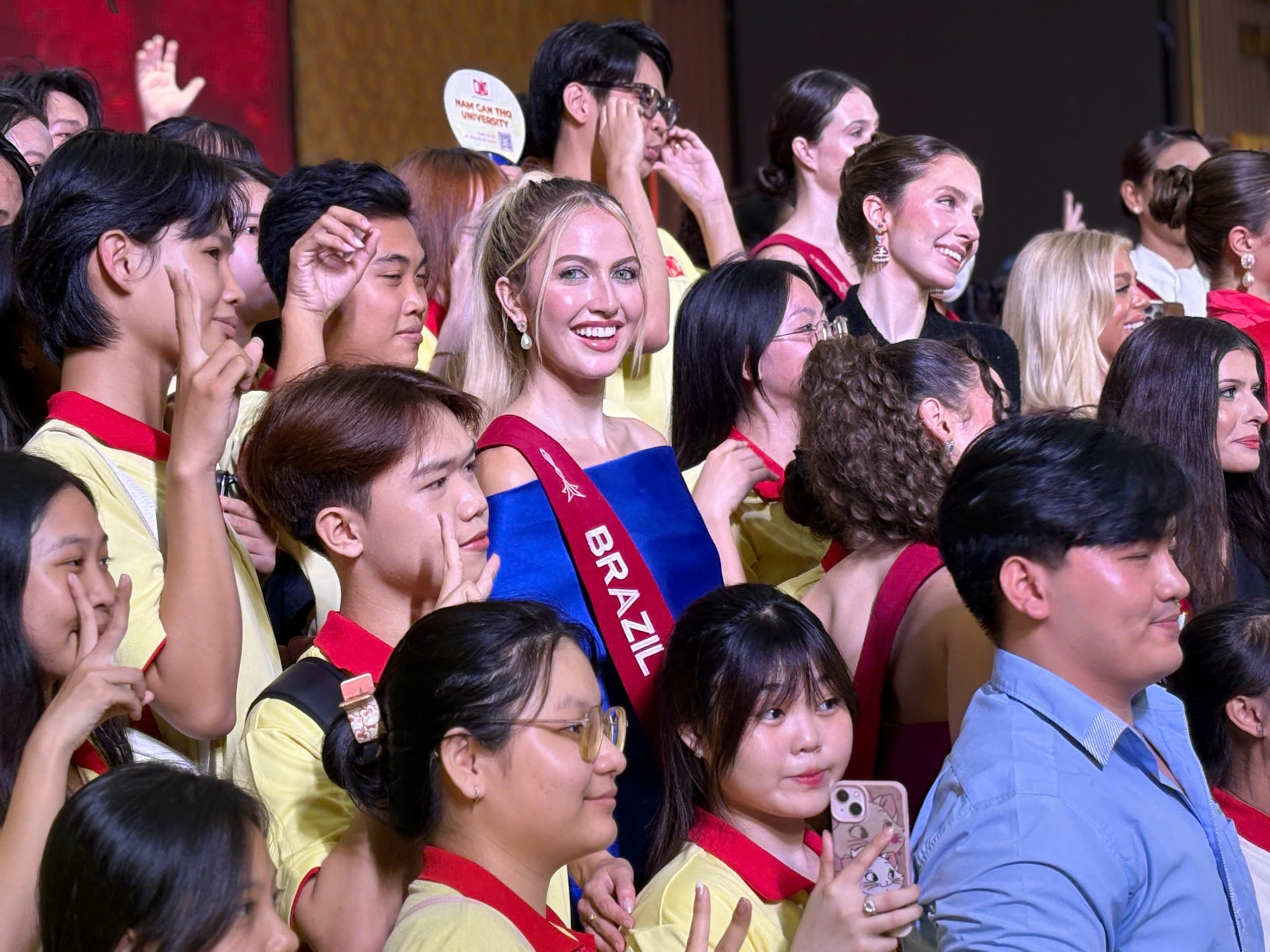 Miss Charm 2025 'khuấy đảo' sinh viên Trường ĐH Nam Cần Thơ - Ảnh 11.