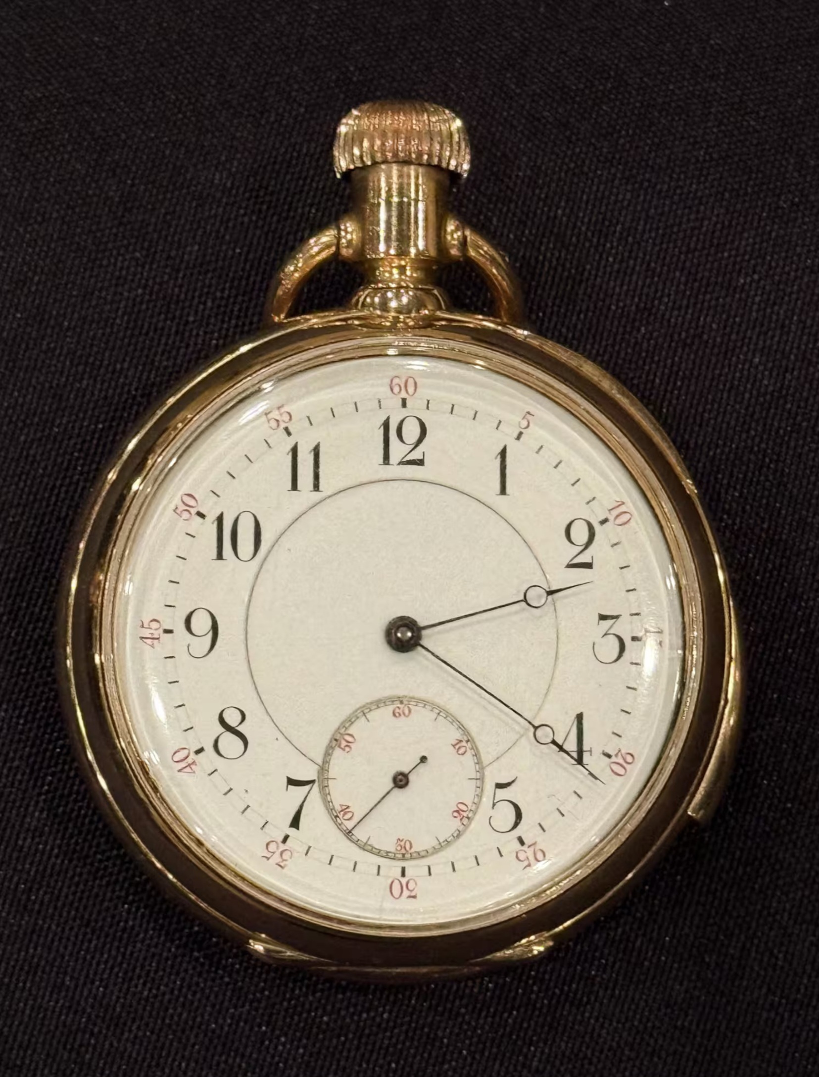 Đồng hồ vàng của cặp đôi nổi tiếng trên tàu Titanic được bán 60 tỉ đồng- Ảnh 1.