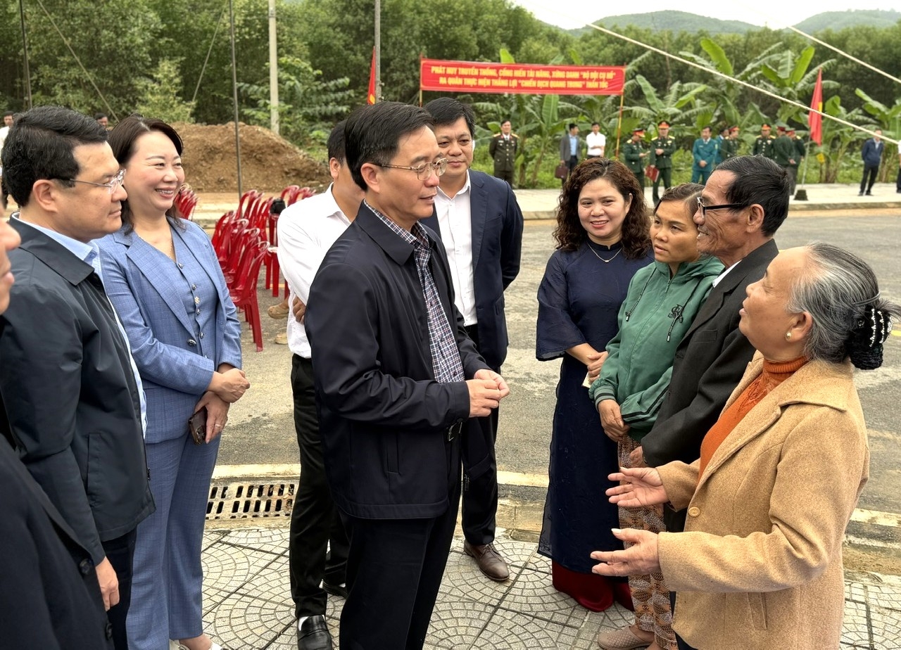 Huế khởi công “Chiến dịch Quang Trung” thần tốc xây lại nhà cho người dân vùng lũ - Ảnh 2.