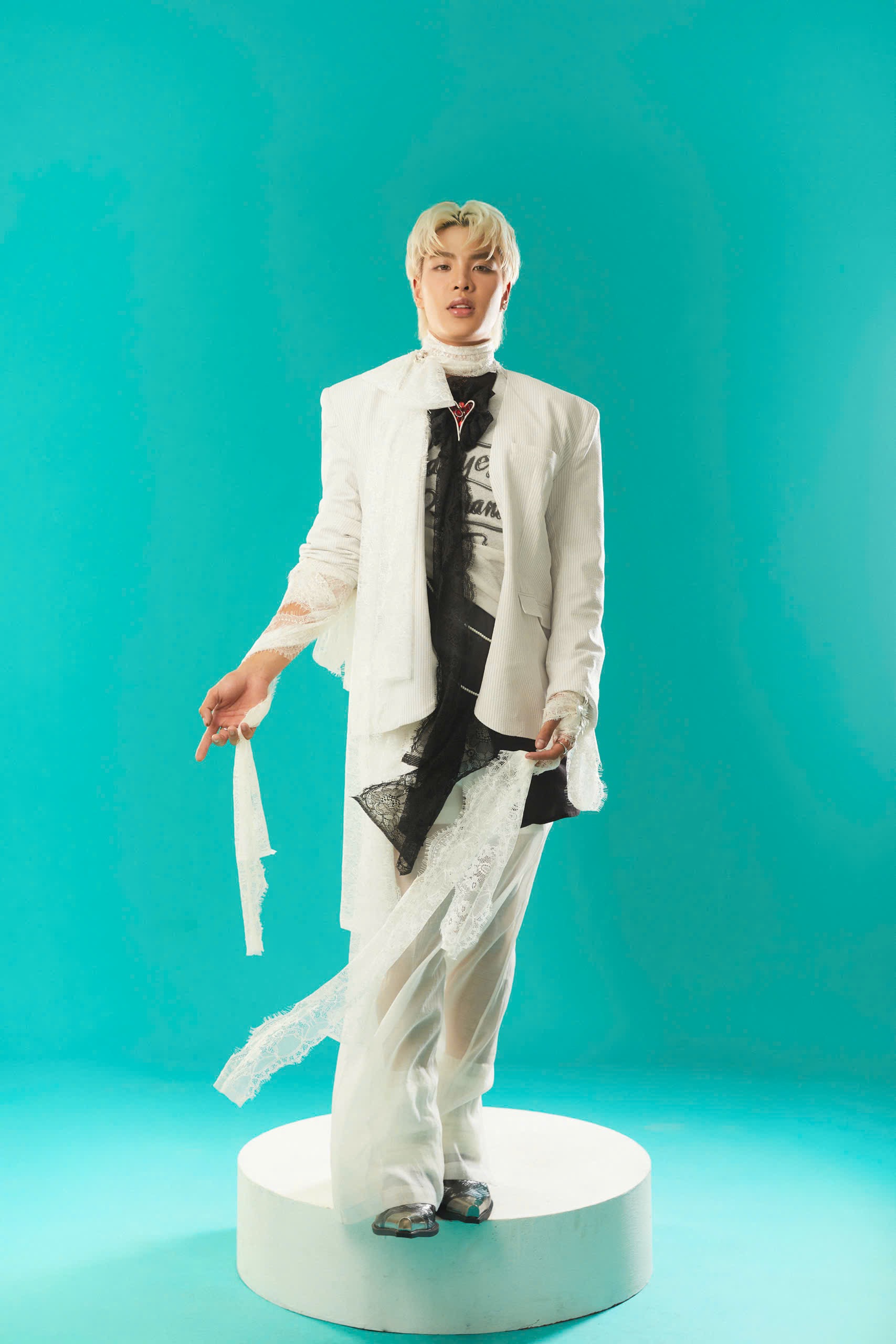 Sao nhí lột xác ấn tượng, tái xuất showbiz sau 10 năm- Ảnh 2.