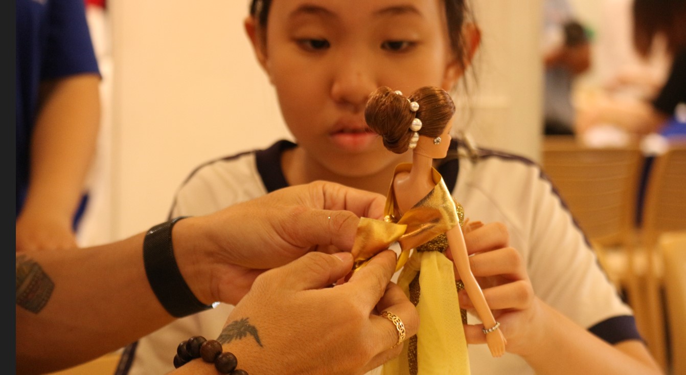 Bỏ việc văn phòng, chàng trai may đồ búp bê, kiếm 20 triệu đồng/tháng- Ảnh 11. Bỏ việc văn phòng, chàng trai may đồ búp bê, kiếm 20 triệu đồng/tháng- Ảnh 11.