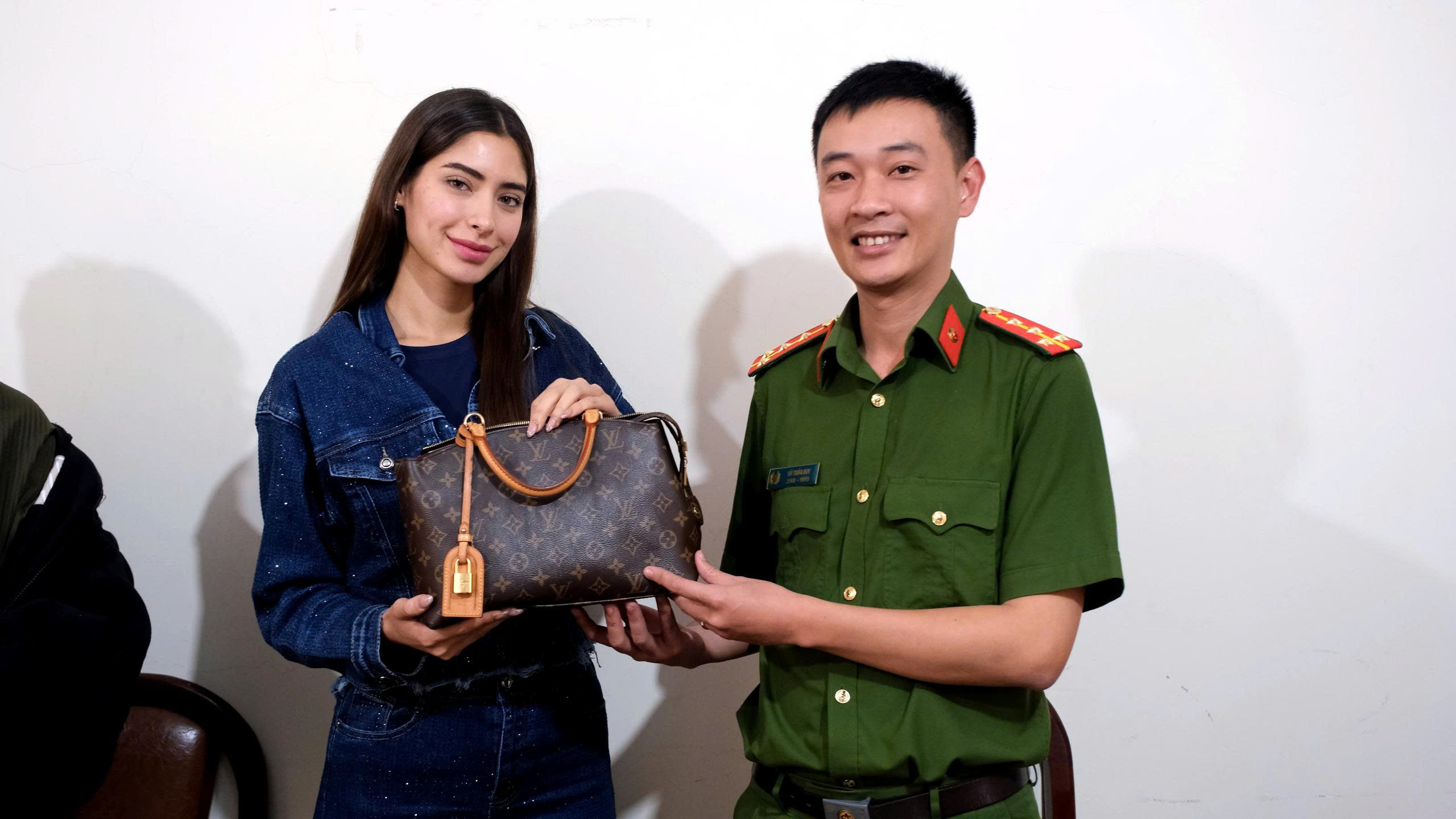 Hoa hậu Mexico bị diễn viên tham gia Lễ hội trà quốc tế trộm cắp túi xách- Ảnh 3.