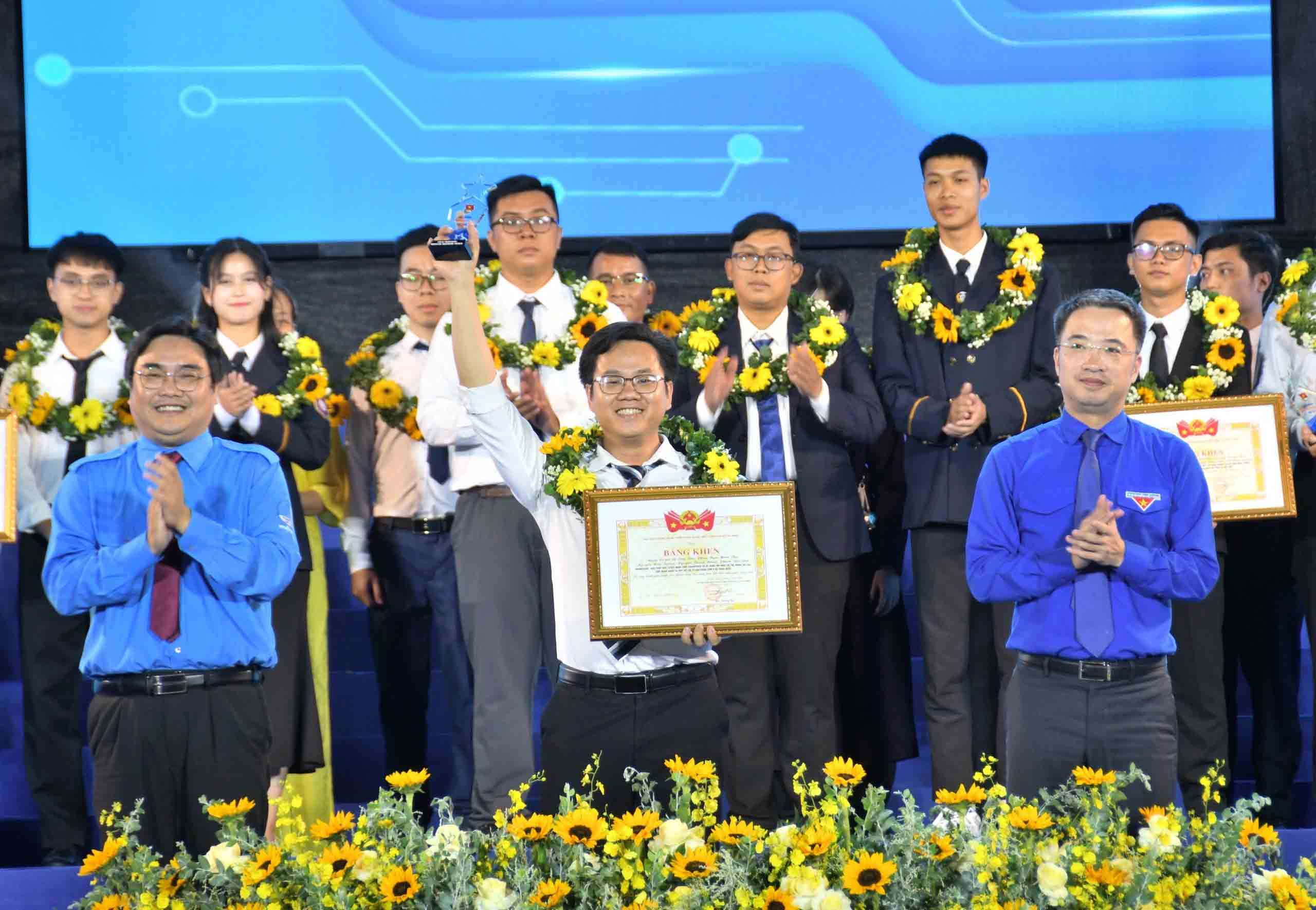 Tình nguyện và sáng tạo - Nguồn lực nội sinh quan trọng đưa đất nước phát triển - Ảnh 3.