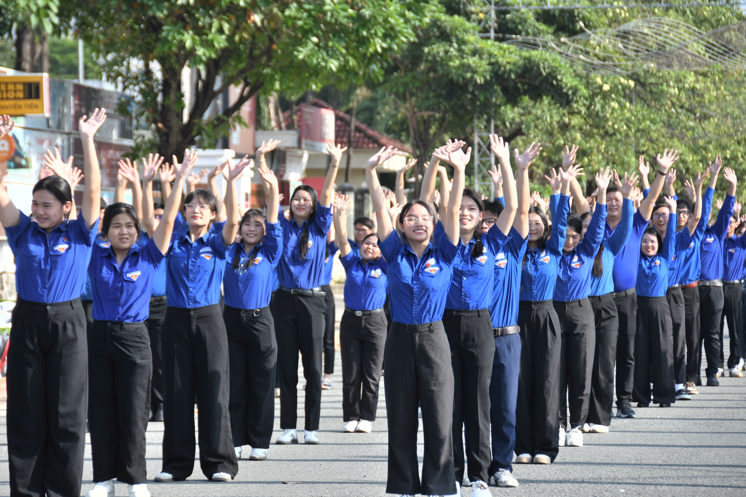 M&atilde;n nh&atilde;n với gần 5.000 bạn trẻ đồng diễn khai mạc Ng&agrave;y hội thanh ni&ecirc;n Việt Nam - Ảnh 16.