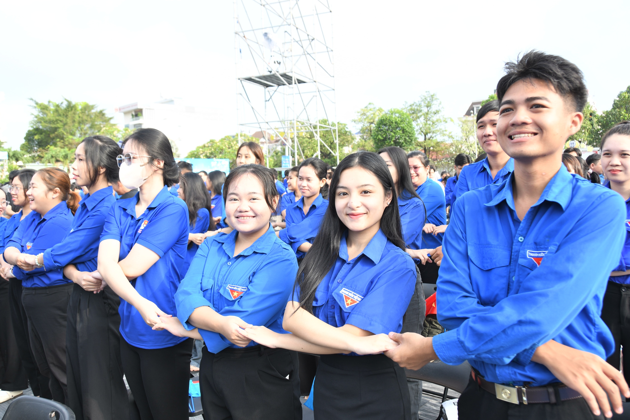 M&atilde;n nh&atilde;n với gần 5.000 bạn trẻ đồng diễn khai mạc Ng&agrave;y hội thanh ni&ecirc;n Việt Nam - Ảnh 5.