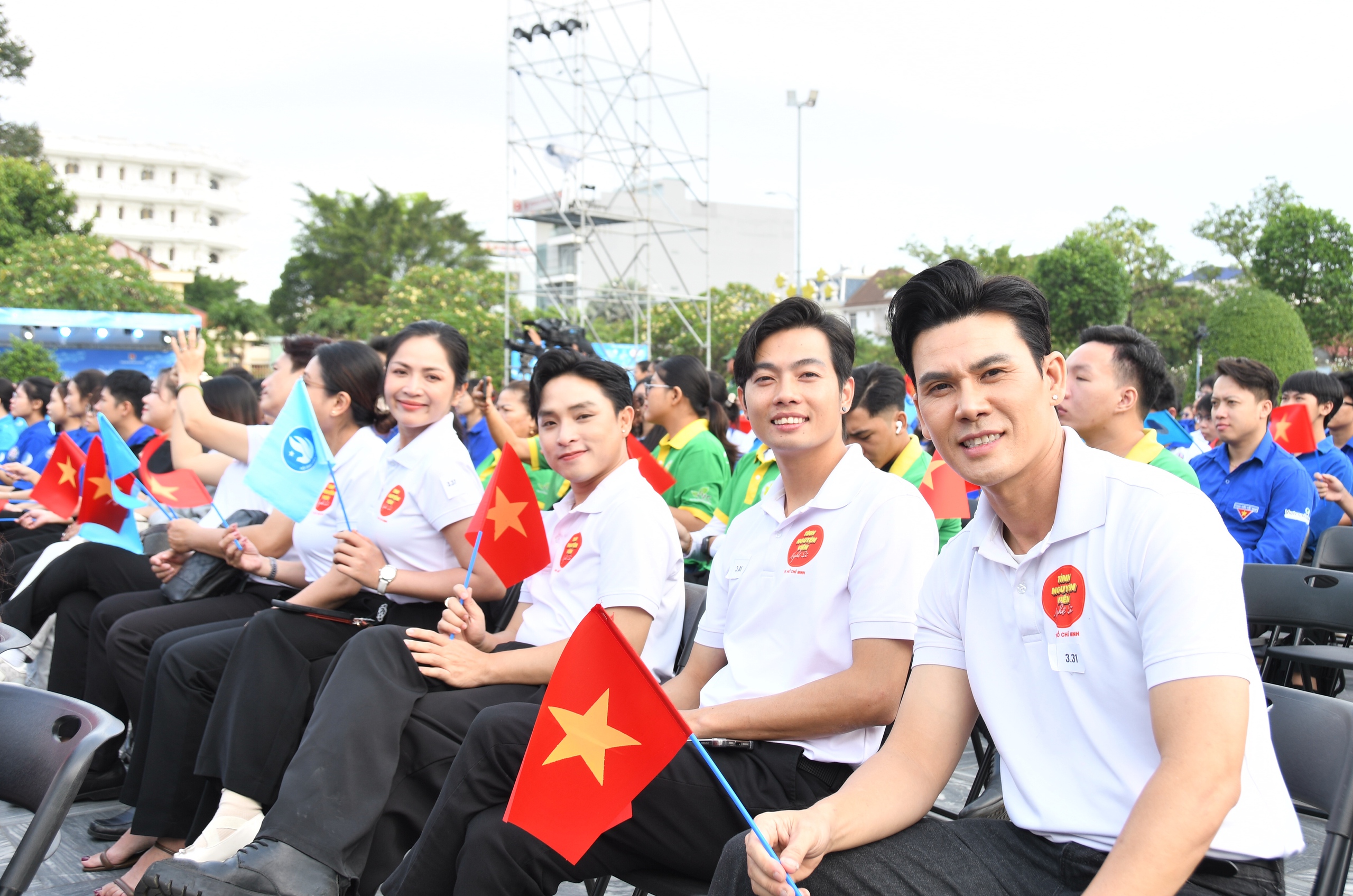 M&atilde;n nh&atilde;n với gần 5.000 bạn trẻ đồng diễn khai mạc Ng&agrave;y hội thanh ni&ecirc;n Việt Nam - Ảnh 10.