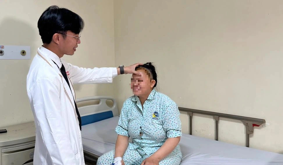 Người phụ nữ đột quỵ sau khi đi vệ sinh  - Ảnh 1.