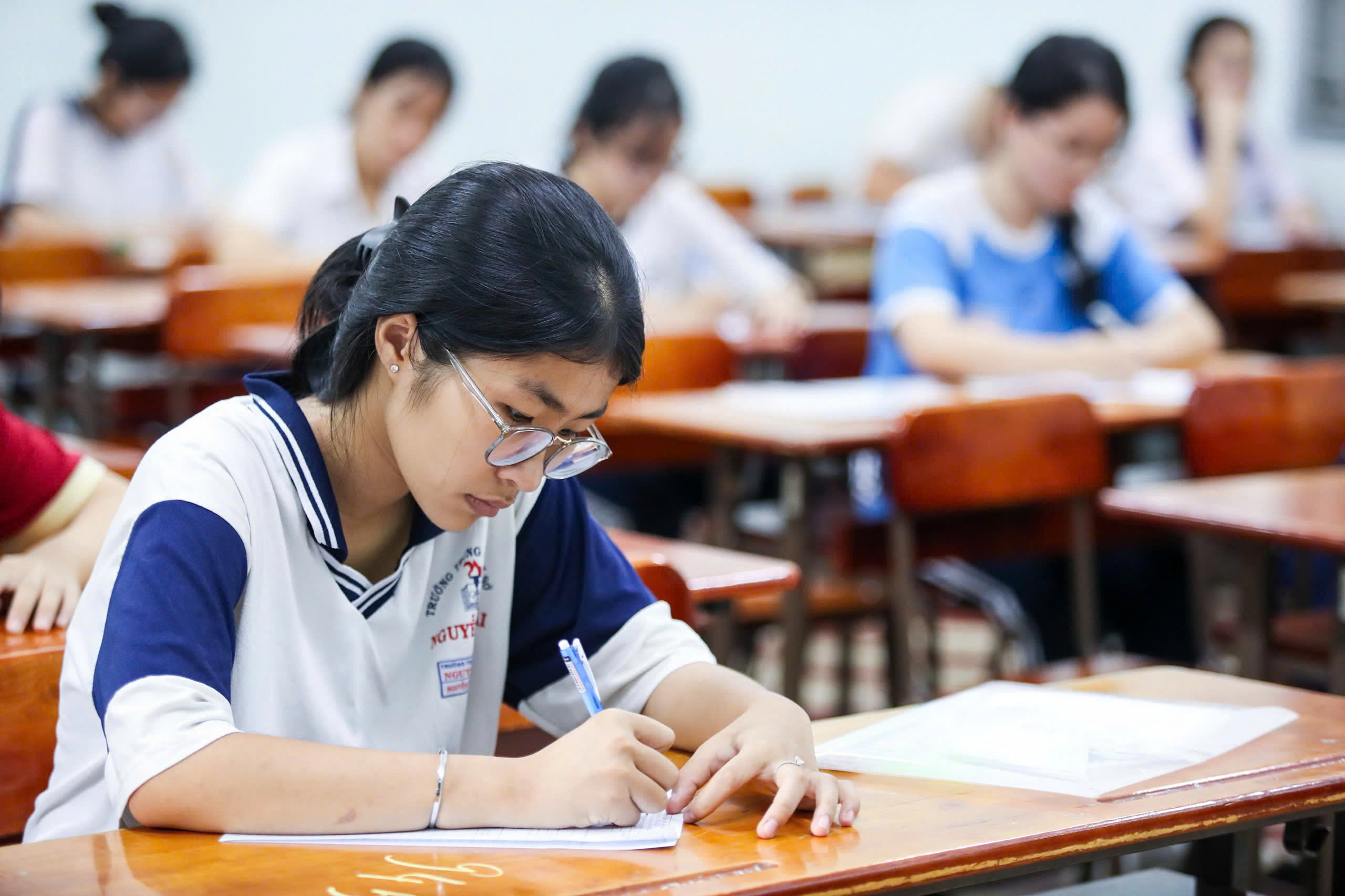 Tuyển sinh lớp 10: Nên thi hay xét tuyển để giảm áp lực cho học sinh? - Ảnh 2. Tuyển sinh lớp 10: Nên thi hay xét tuyển để giảm áp lực cho học sinh? - Ảnh 2.