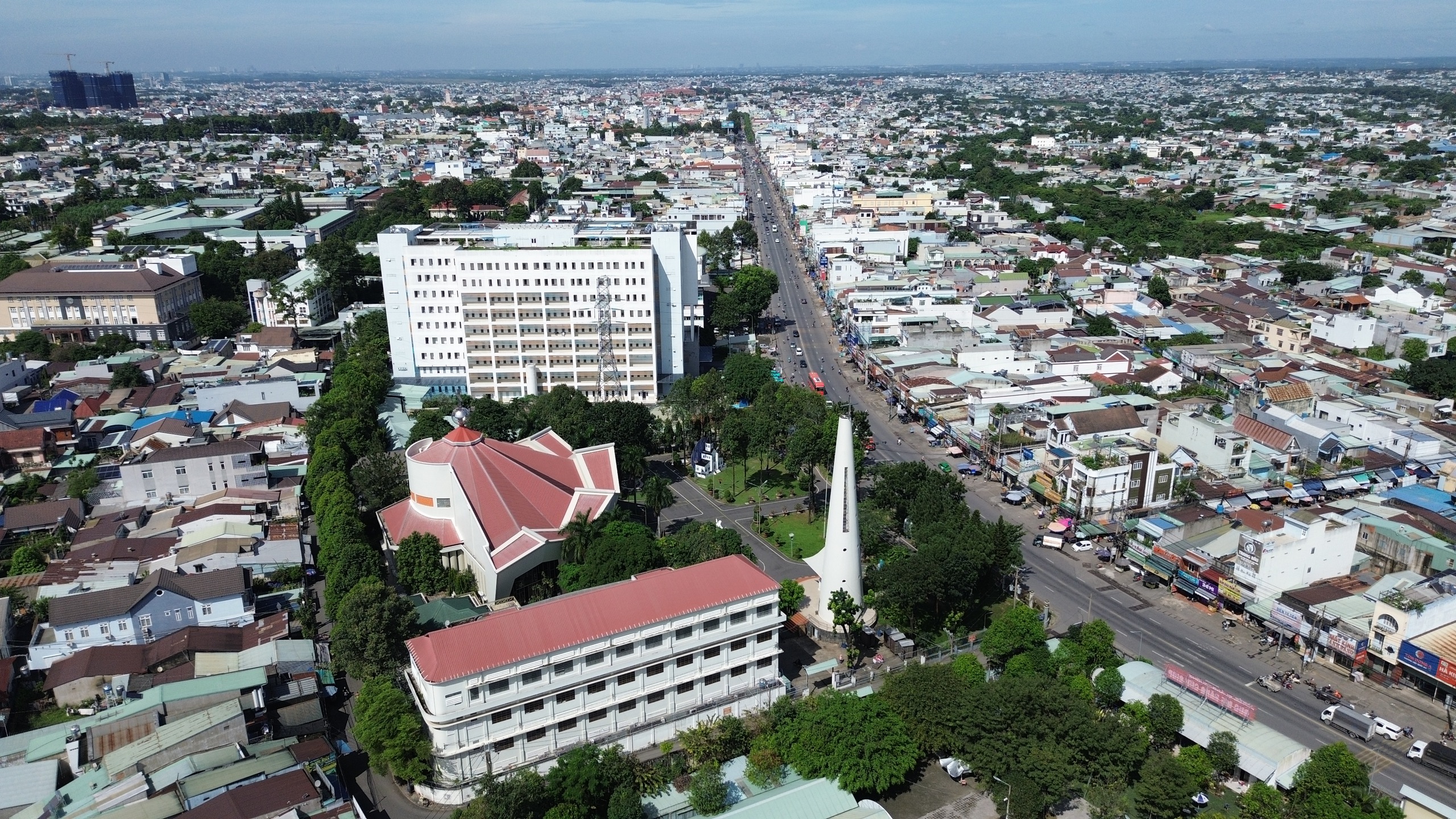 Đồng Nai: ‘Con đường nhà thờ’ trên quốc lộ 1 - Ảnh 2.