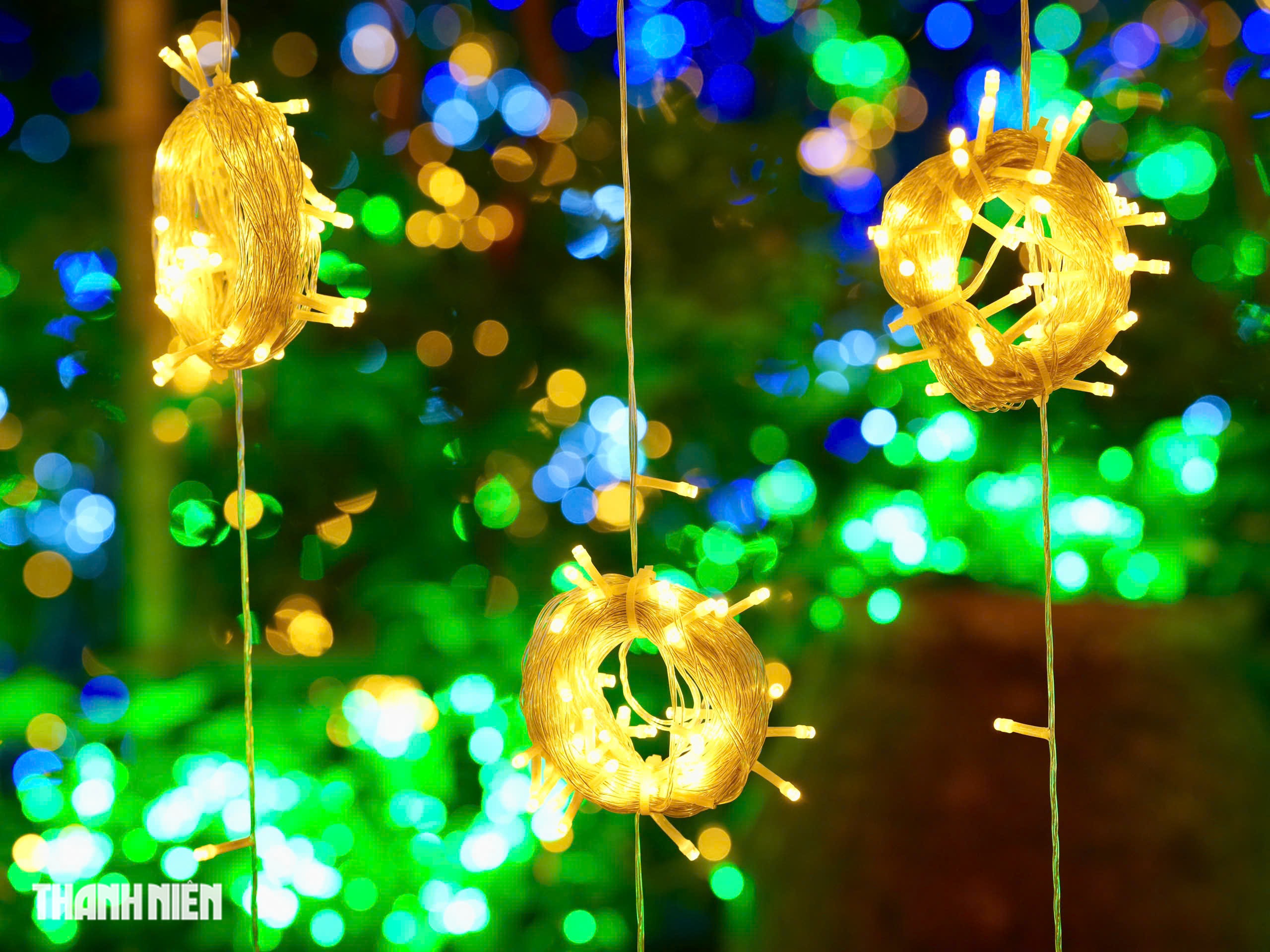 Chánh xứ Nhà thờ Đức Bà: Bác ái vẫn làm, Giáng sinh không thể bỏ trang trí- Ảnh 11. Chánh xứ Nhà thờ Đức Bà: Bác ái vẫn làm, Giáng sinh không thể bỏ trang trí- Ảnh 11.