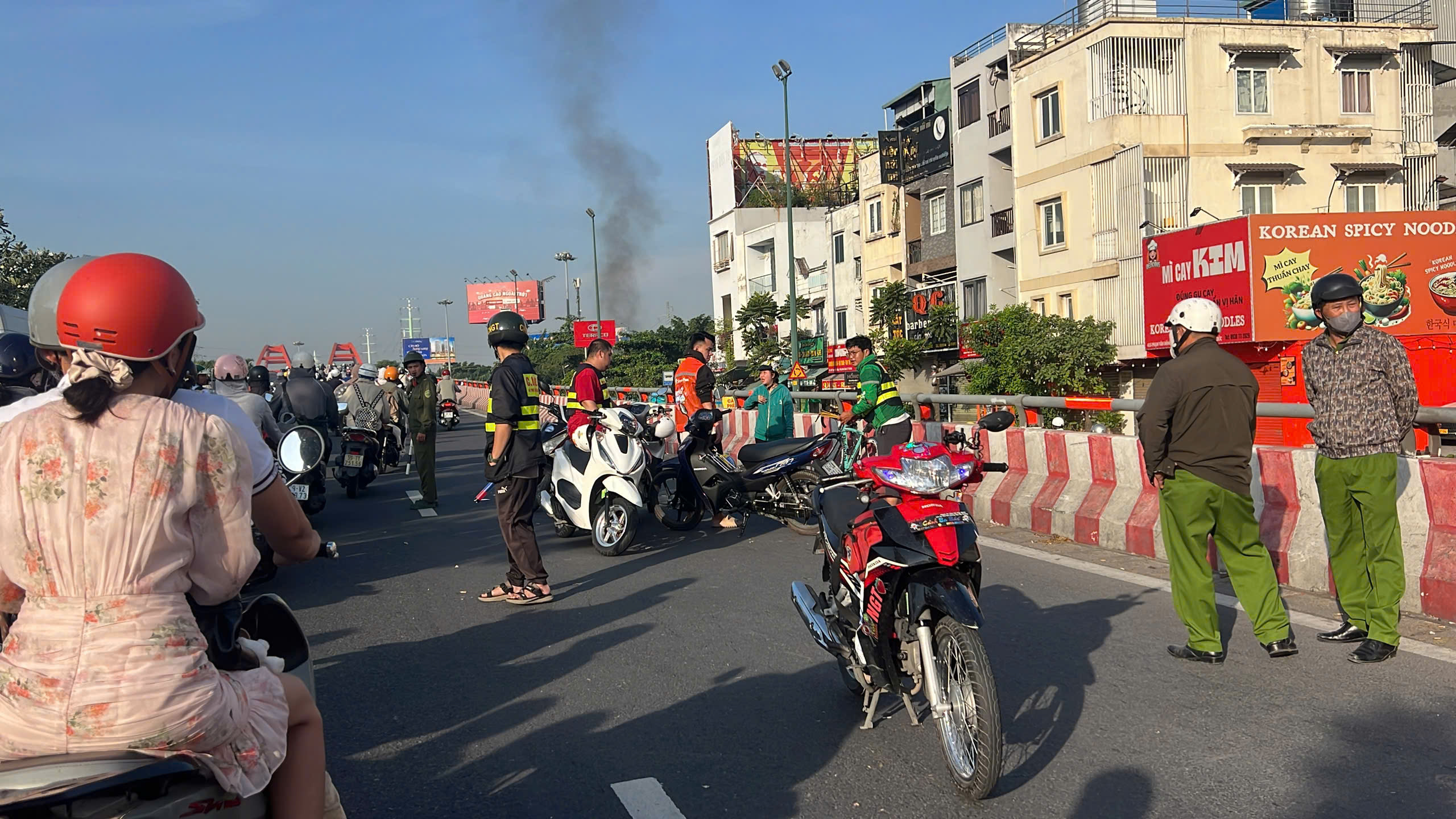 TP.HCM: 'Cua rơ' 68 tuổi đột qụy tử vong trên cầu Bình Lợi - Ảnh 1.