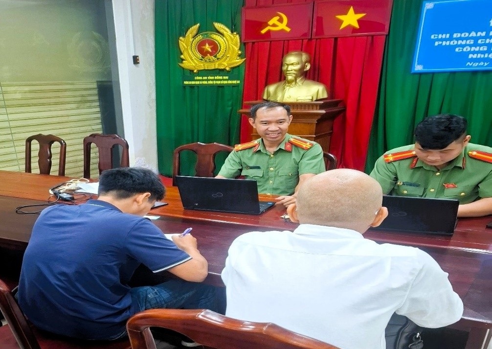 Bình luận sai sự thật về sáp nhập đơn vị hành chính, người đàn ông ở Đồng Nai bị phạt 7,5 triệu đồng- Ảnh 1. Bình luận sai sự thật về sáp nhập đơn vị hành chính, người đàn ông ở Đồng Nai bị phạt 7,5 triệu đồng- Ảnh 1.