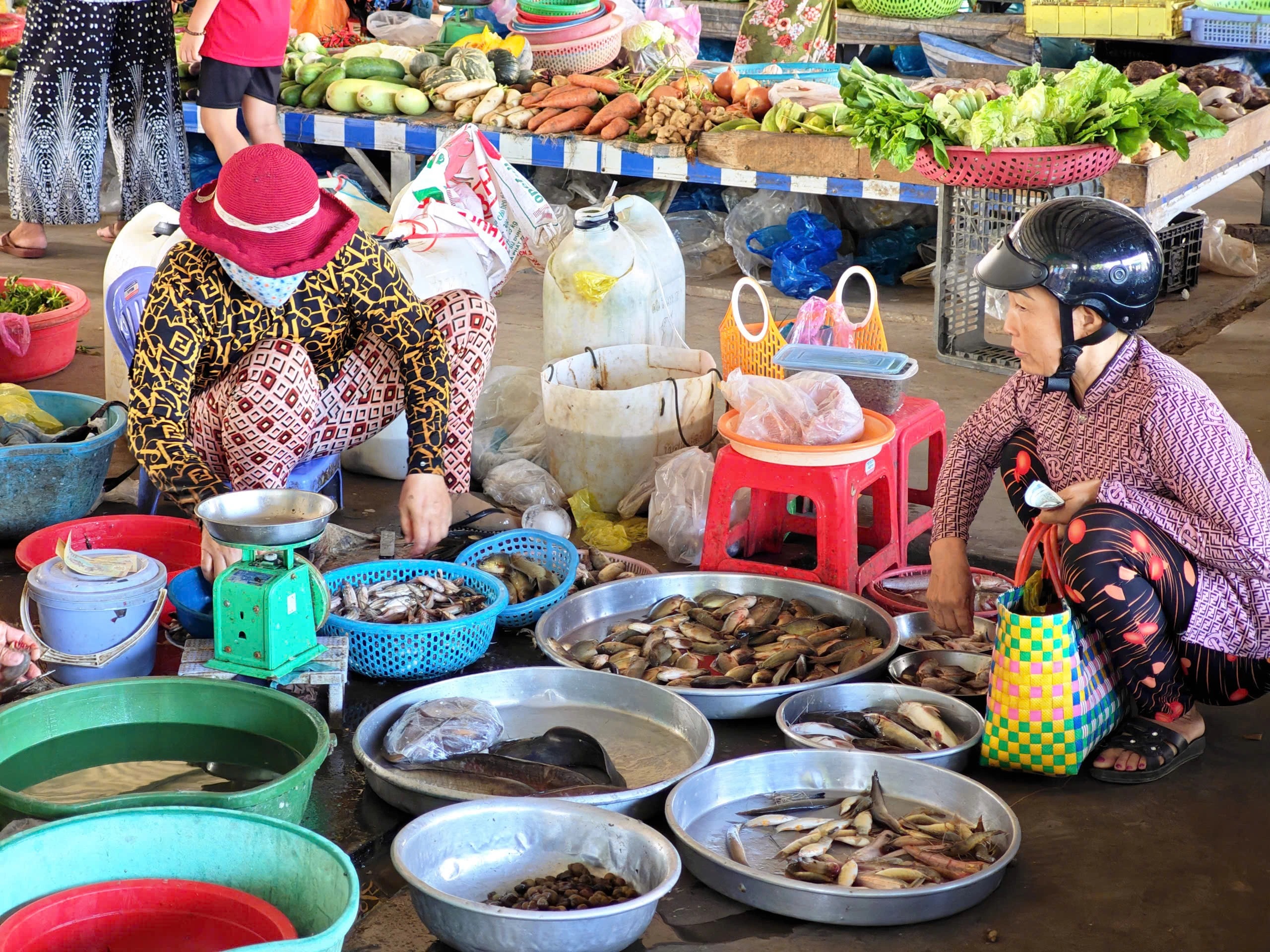 Hộ kinh doanh lại bối rối với hóa đơn- Ảnh 1. Hộ kinh doanh lại bối rối với hóa đơn- Ảnh 1.