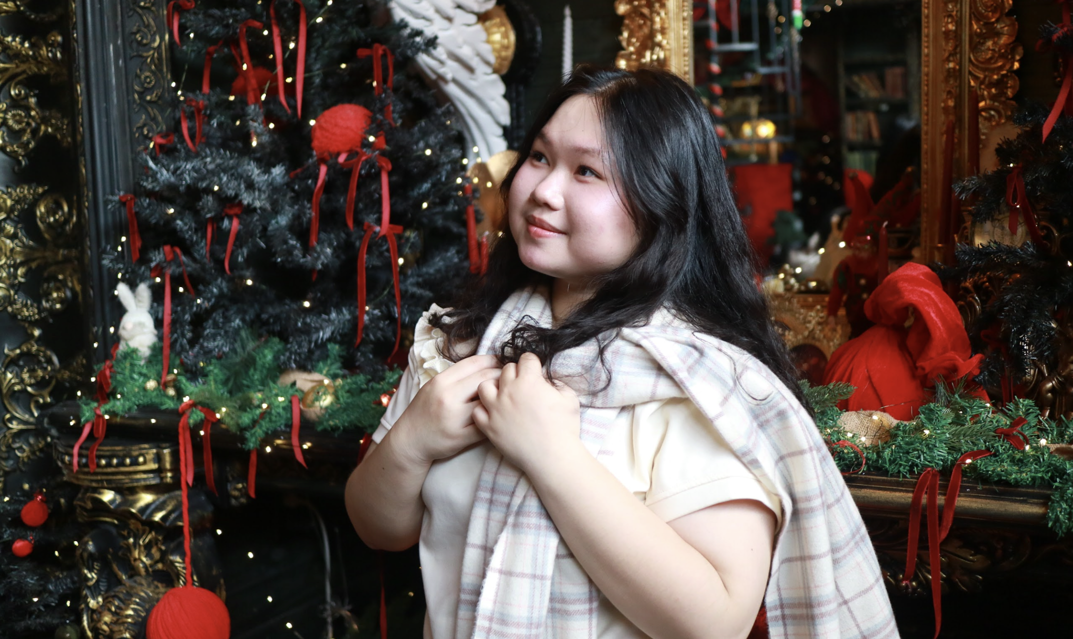 'Mang tuyết' đến TP.HCM mùa Giáng sinh, quán cà phê thu hút đông khách check-in - Ảnh 5.