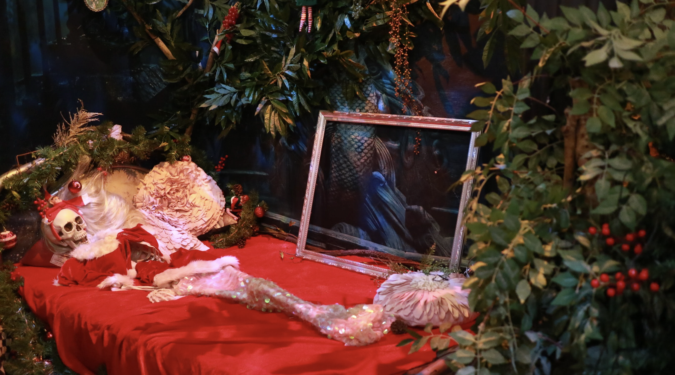 'Mang tuyết' đến TP.HCM mùa Giáng sinh, quán cà phê thu hút đông khách check-in - Ảnh 10.