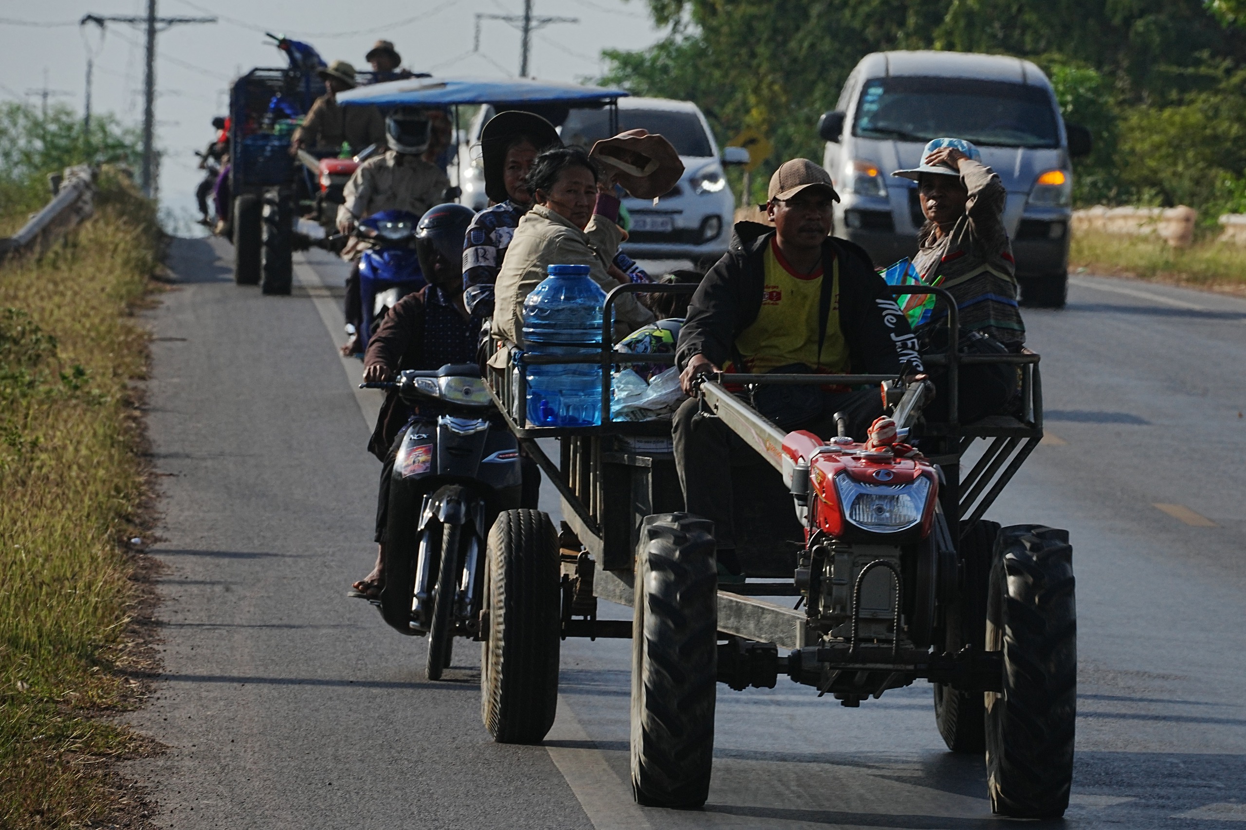 Thái Lan từ chối áp thuế để hòa bình với Campuchia giữa xung đột biên giới - Ảnh 2. Thái Lan từ chối áp thuế để hòa bình với Campuchia giữa xung đột biên giới - Ảnh 2.